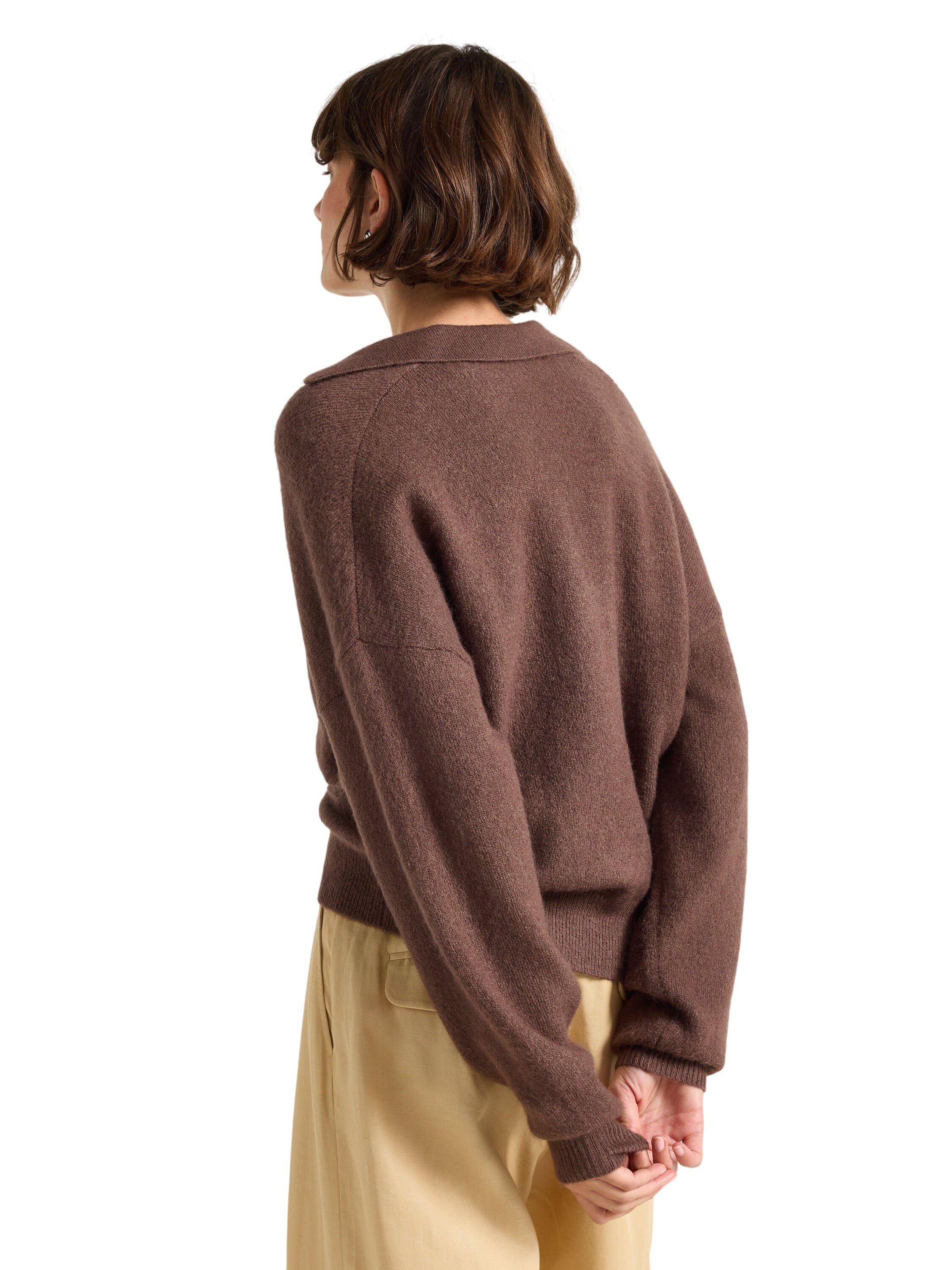 Stickad tr&ouml;ja i mjukt material med