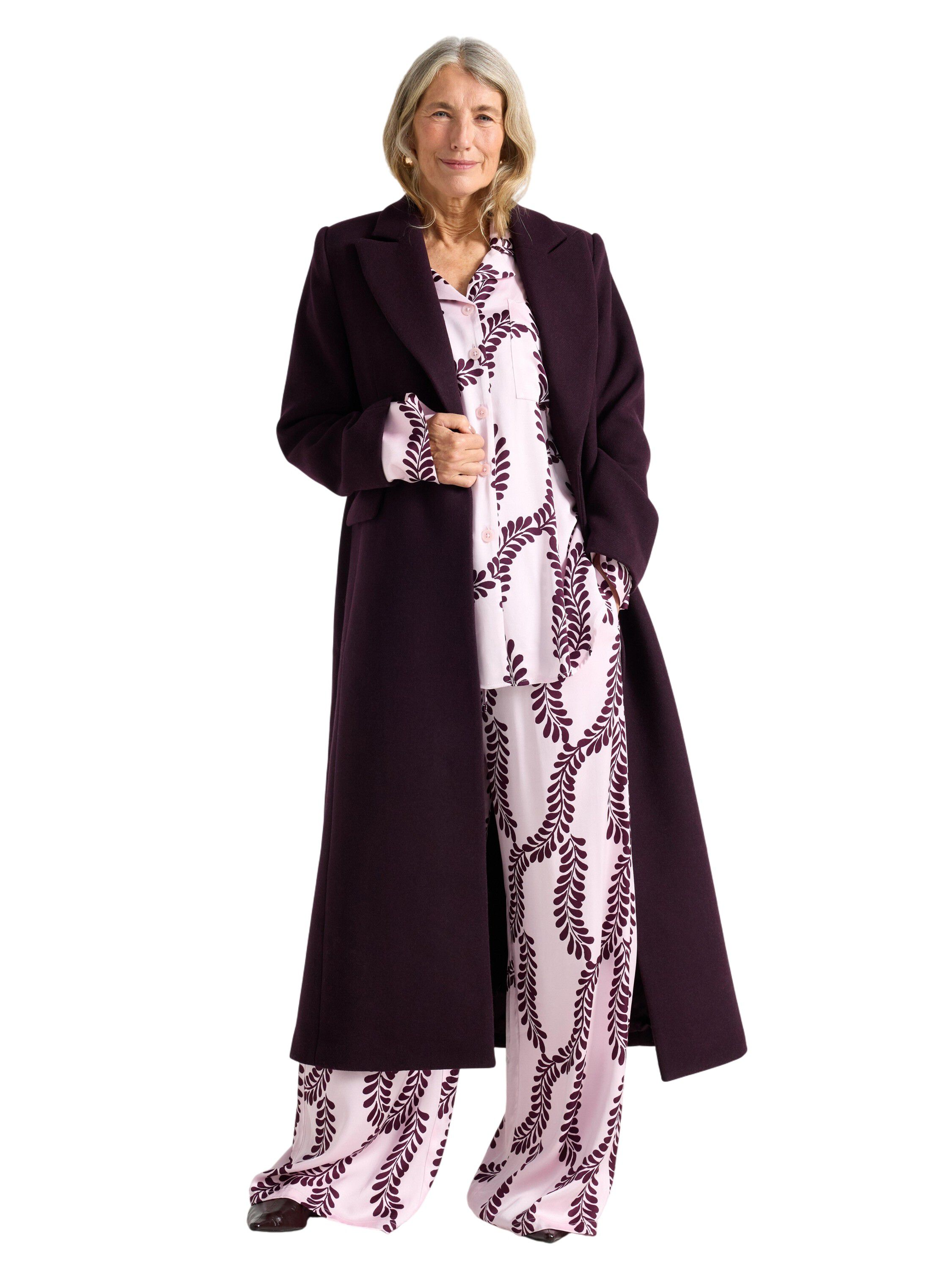 Let lang&aelig;rmet skjorte med en lidt l