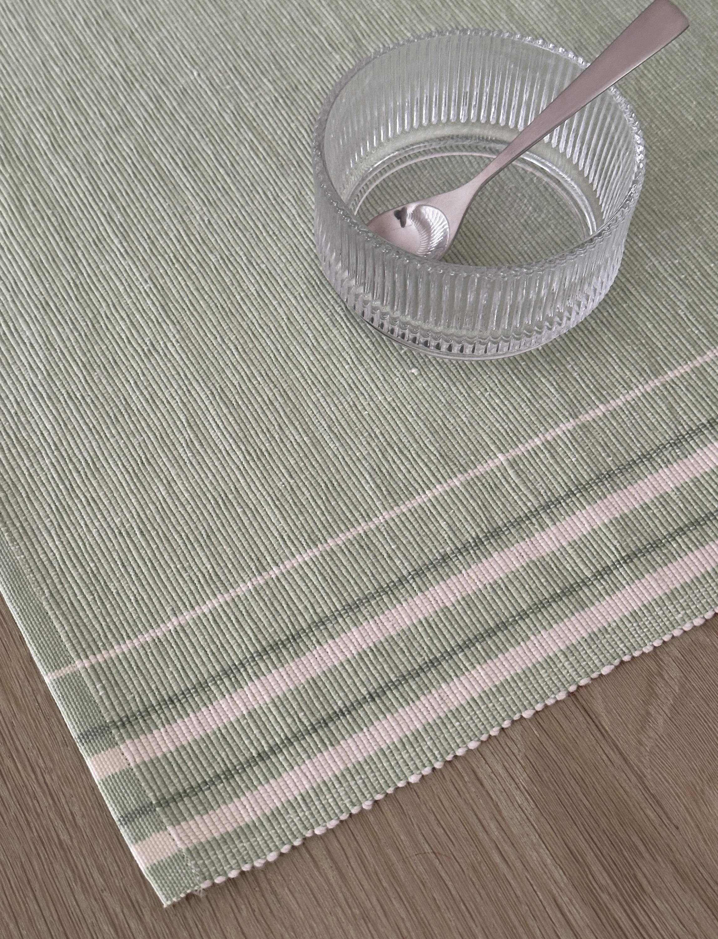 Vibeke Klint bordbrikke n&oslash;ytral linje 33x48 cm green