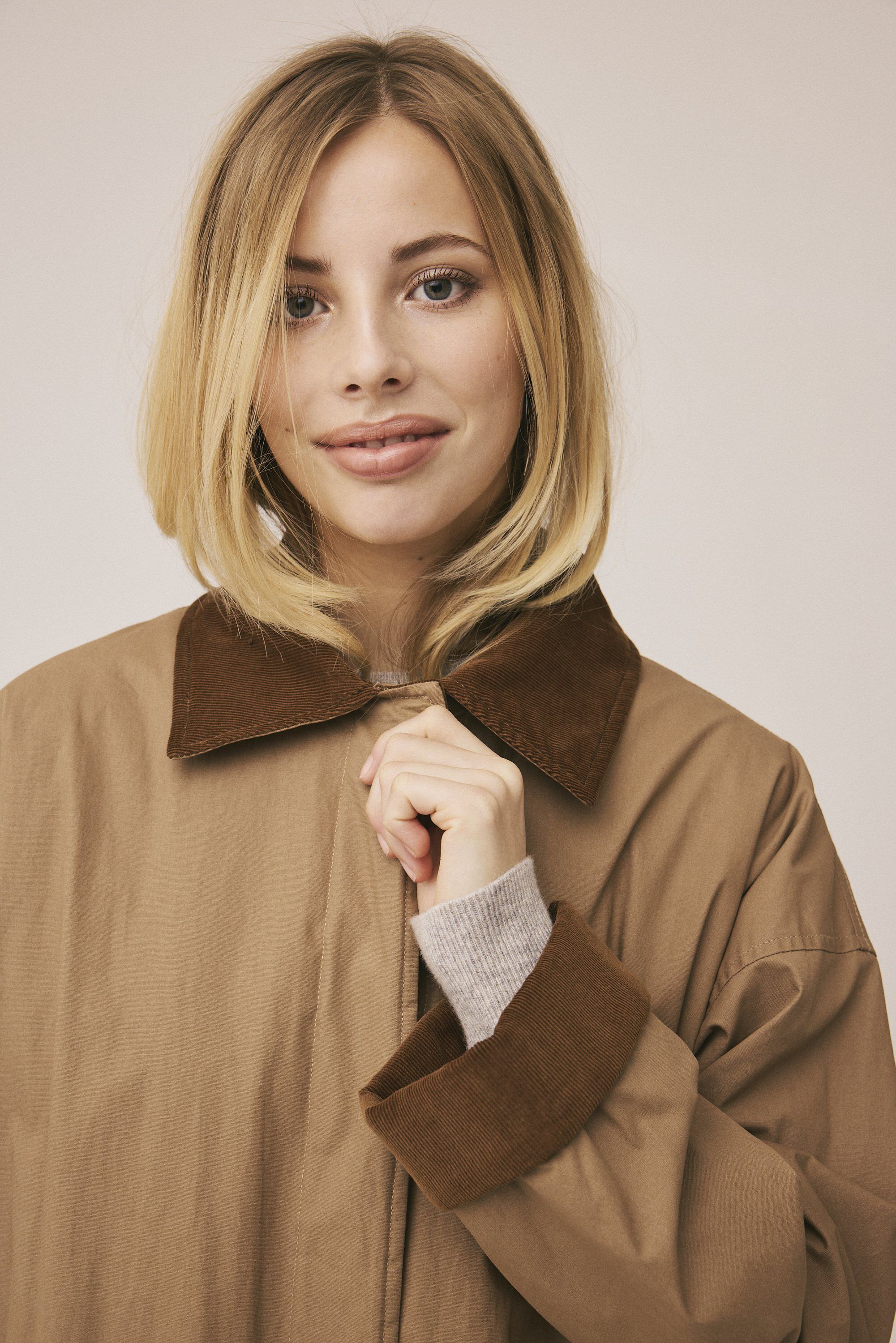 Emmy 1 coated jakke med fl&oslash;jskanter - GRS