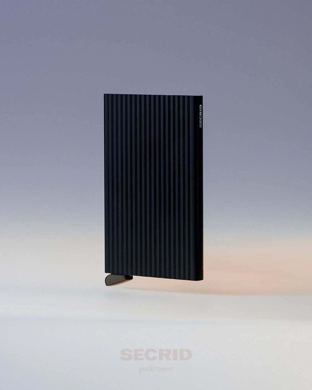 Cardprotector Fluted Black+