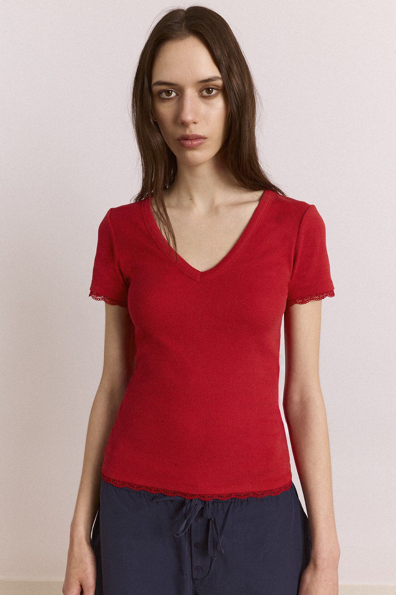 PAIGE V-NECK TEE - RED