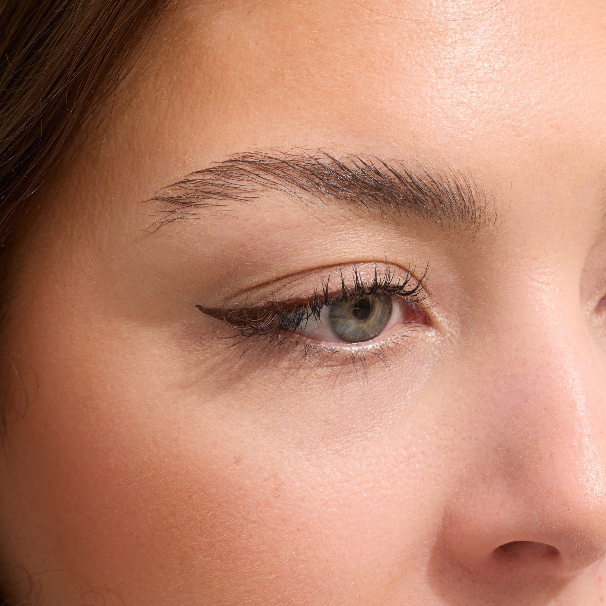 Slanted Eye Liner Matt Brown