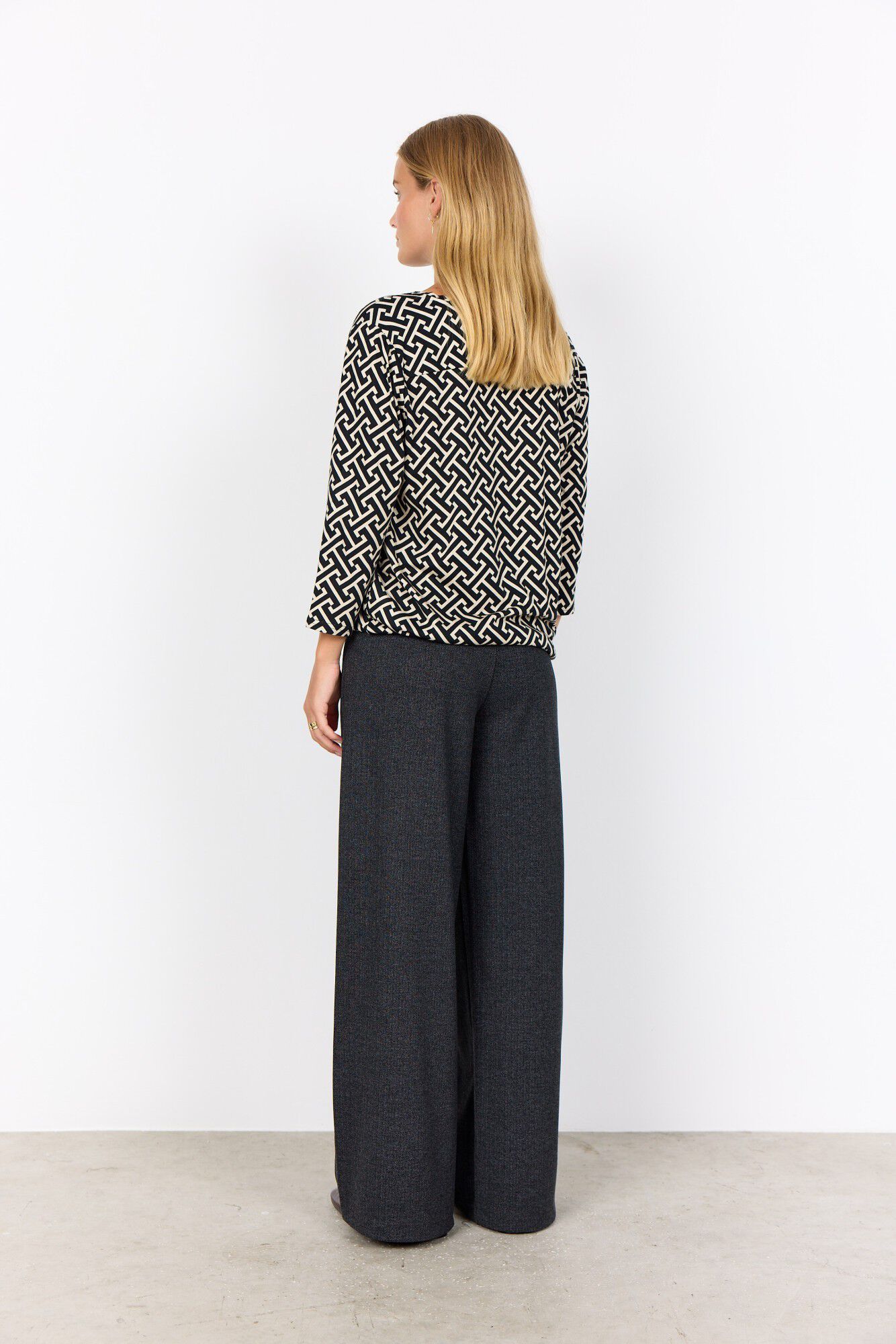 SC-FELICITY AOP 519 Bluse Sort