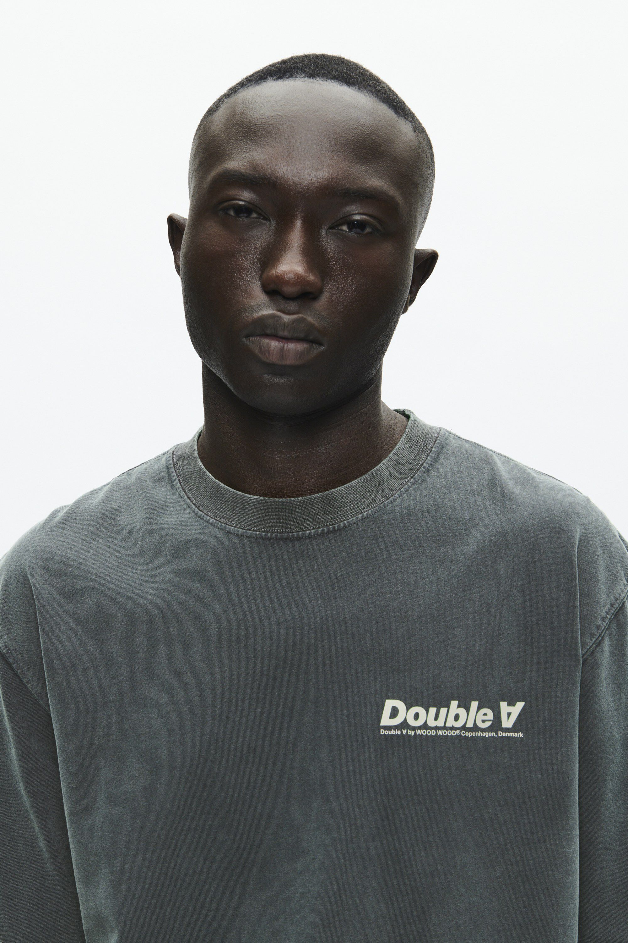 WWLiam tee italic 25210