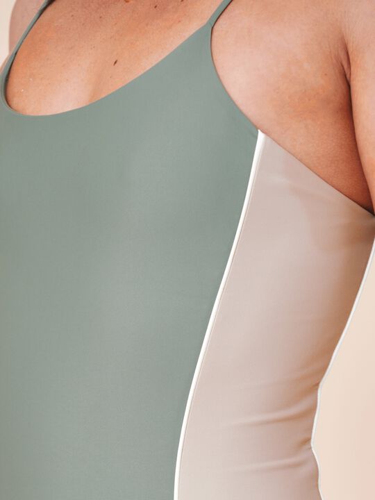 Penida Colorblock badedragt - Deep/Flame