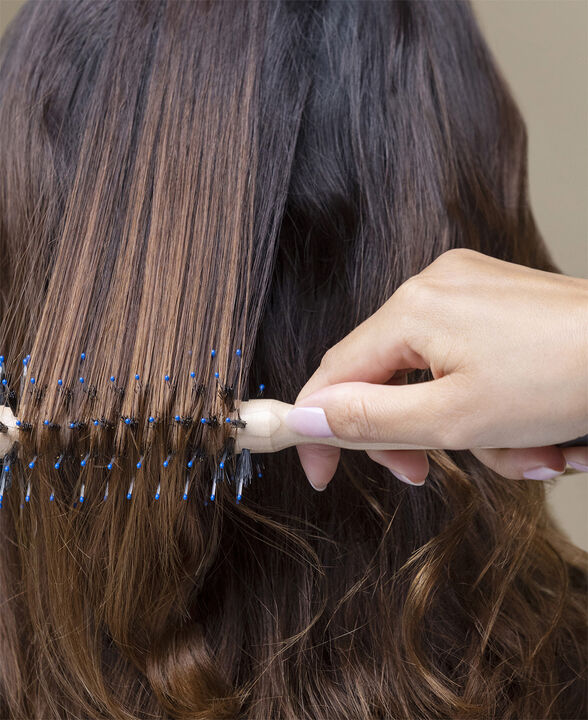 Hair Rituel by Sisley The Blow Dry Brush no. 2