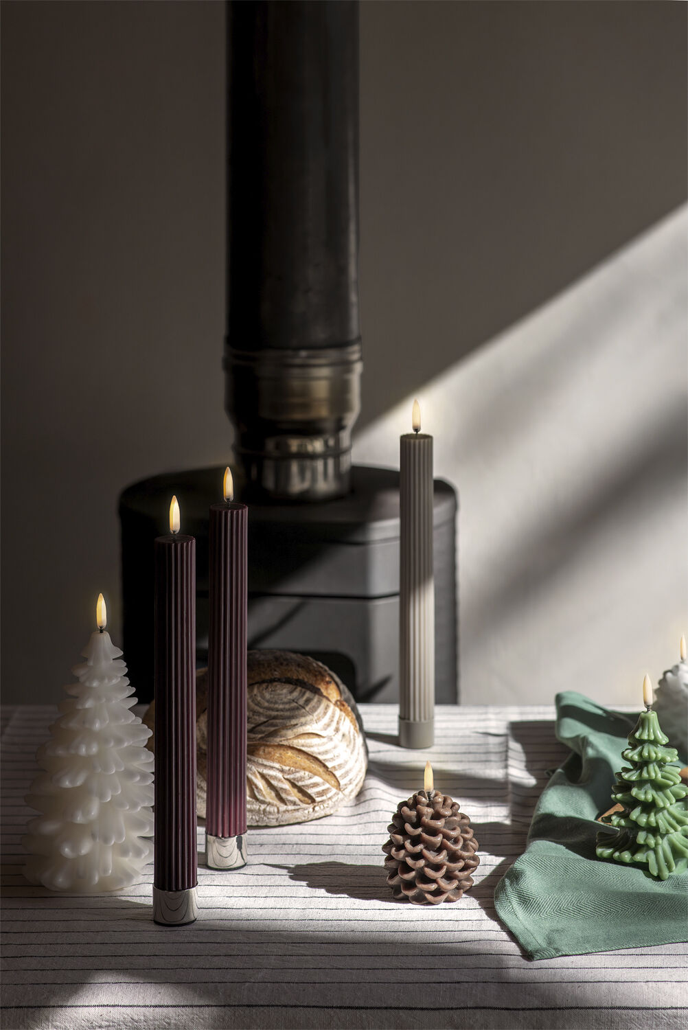 LED taper candle grooved, Wine red, smooth, 2-pack, 3,2x25,5