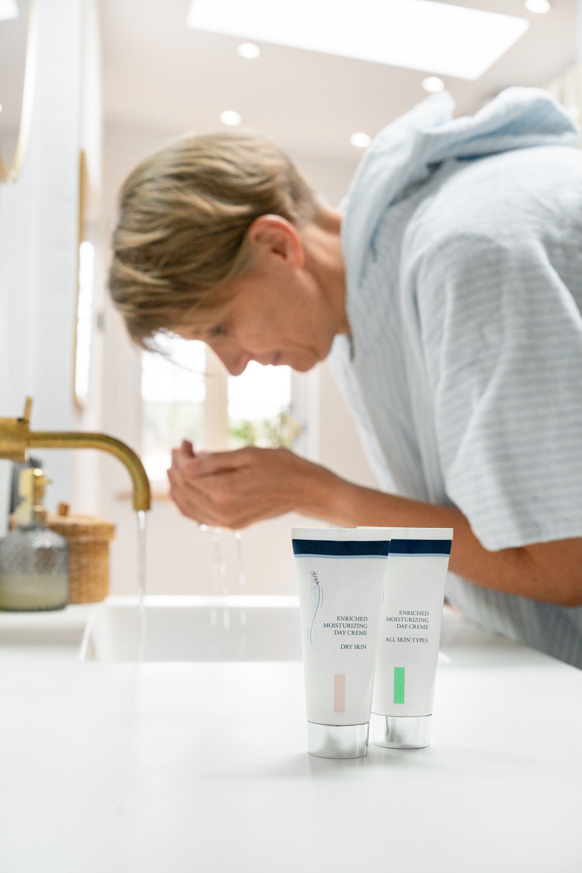 Fugtgivende dagcreme til t&oslash;r hud - tube