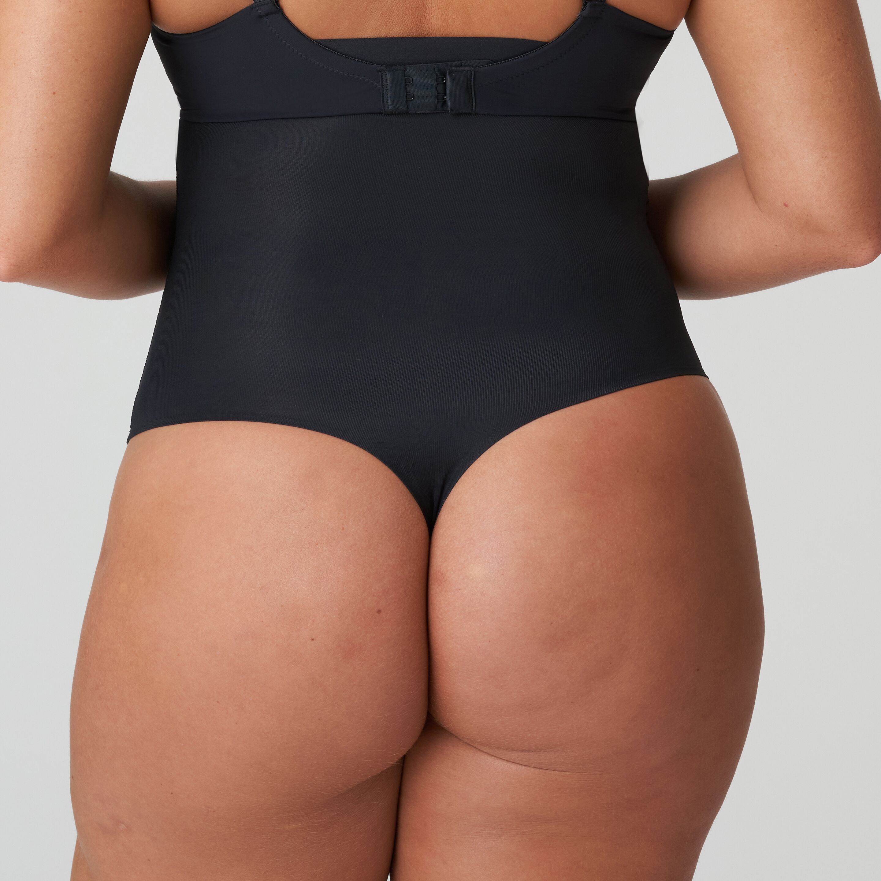 Figuras smoothing thong
