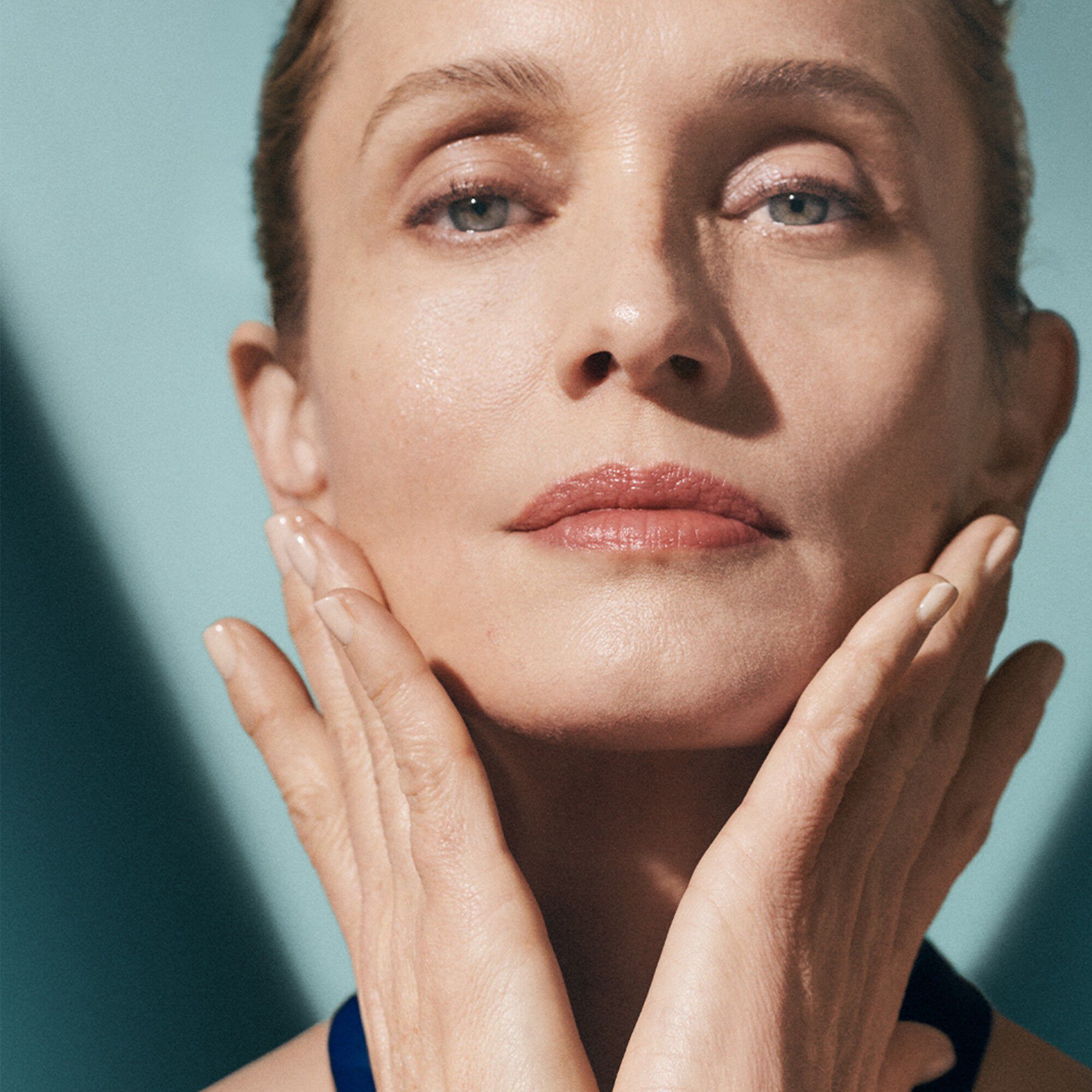 The Lifting Firming Face Serum