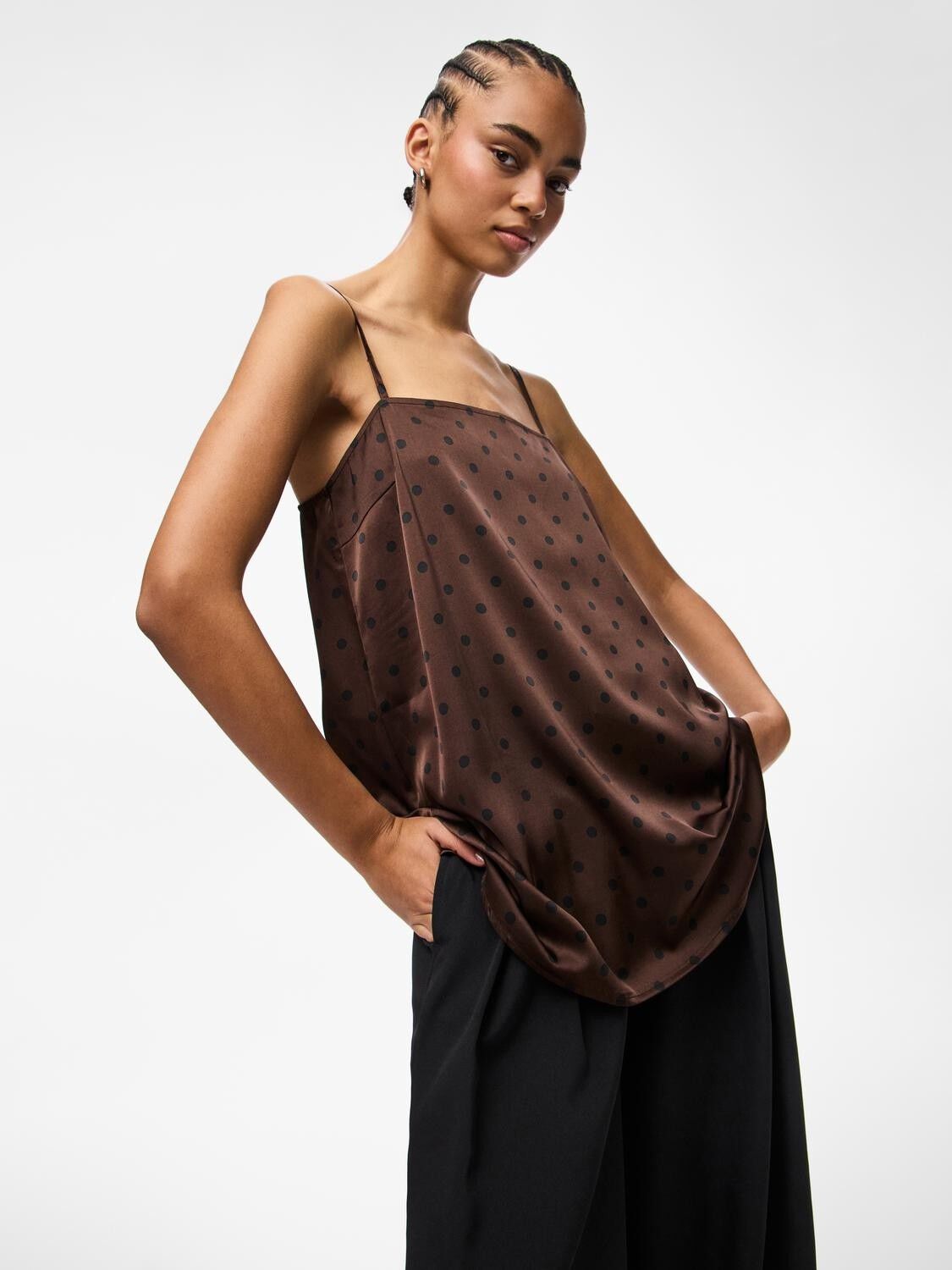 PCJYTTA STRAP SATIN TOP WVN D2D