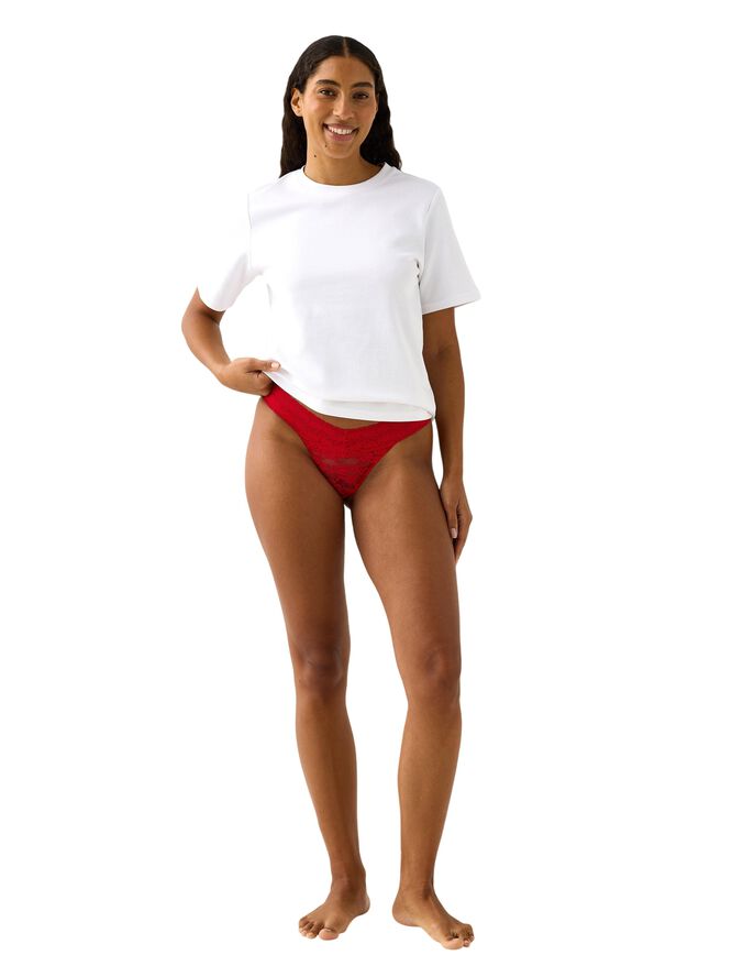 Stringtruse med blonder