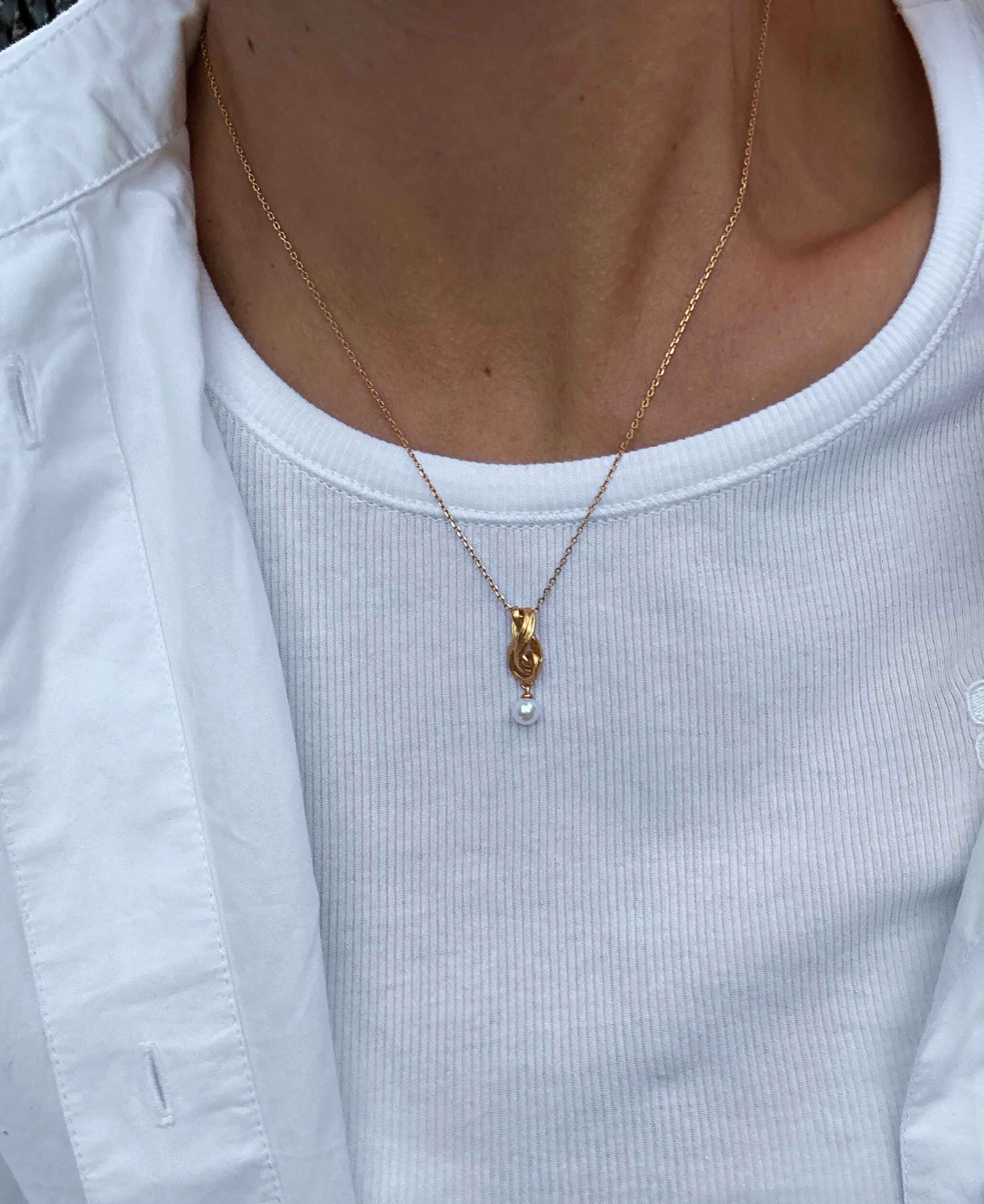 Tiril halsk&aelig;de