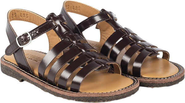 Sandal med åben tå og spændelukning