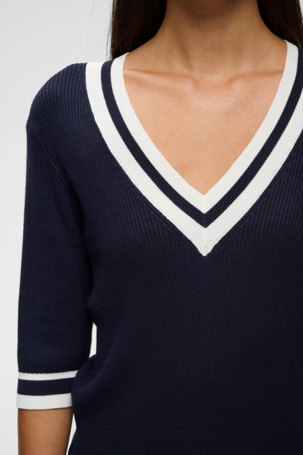 LeenahIW V-Neck Blouse