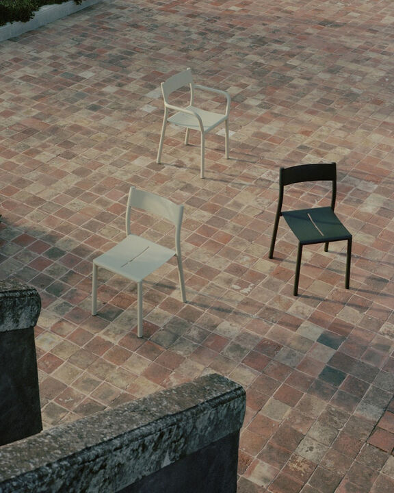 May Chair, Outdoor, Steel, Light Grey