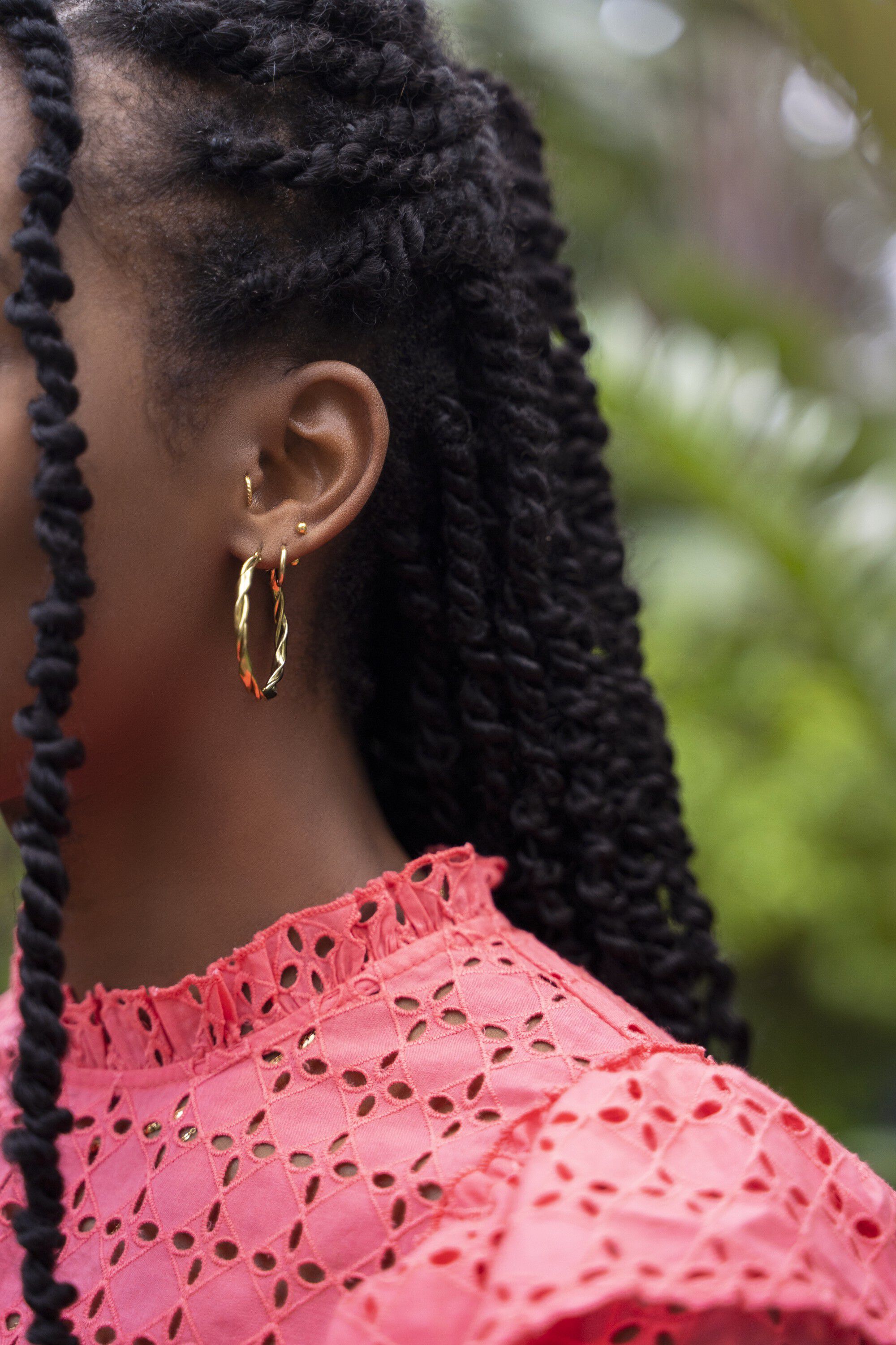 Round rope pattern earrings