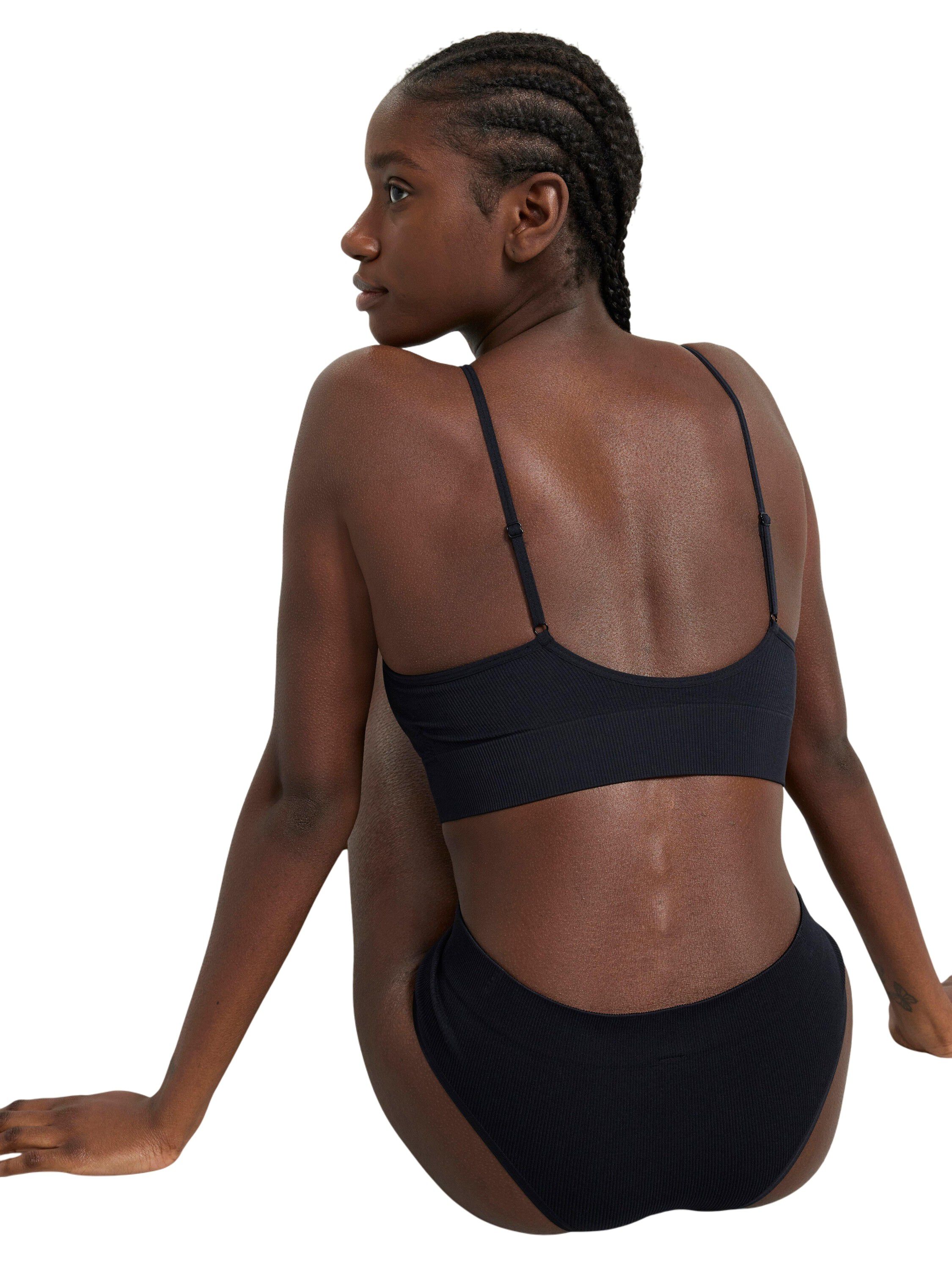 Myk ribbet bh uten s&oslash;mmer med v-ringning