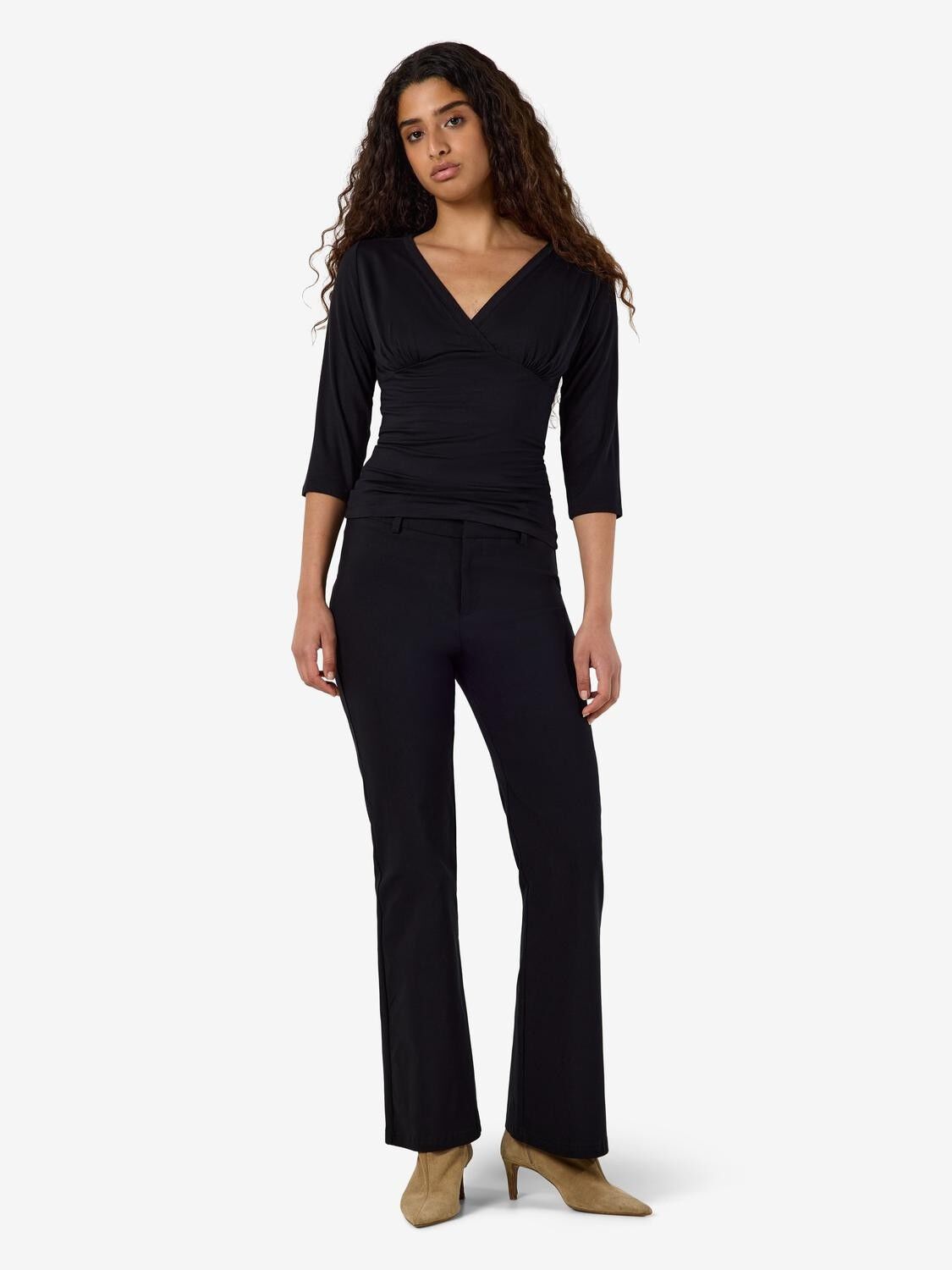 Nmjune 3/4 V-Neck Top