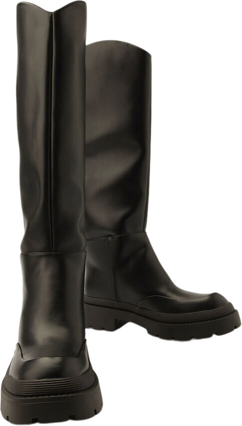 Wide Rounded Shaft Boots
