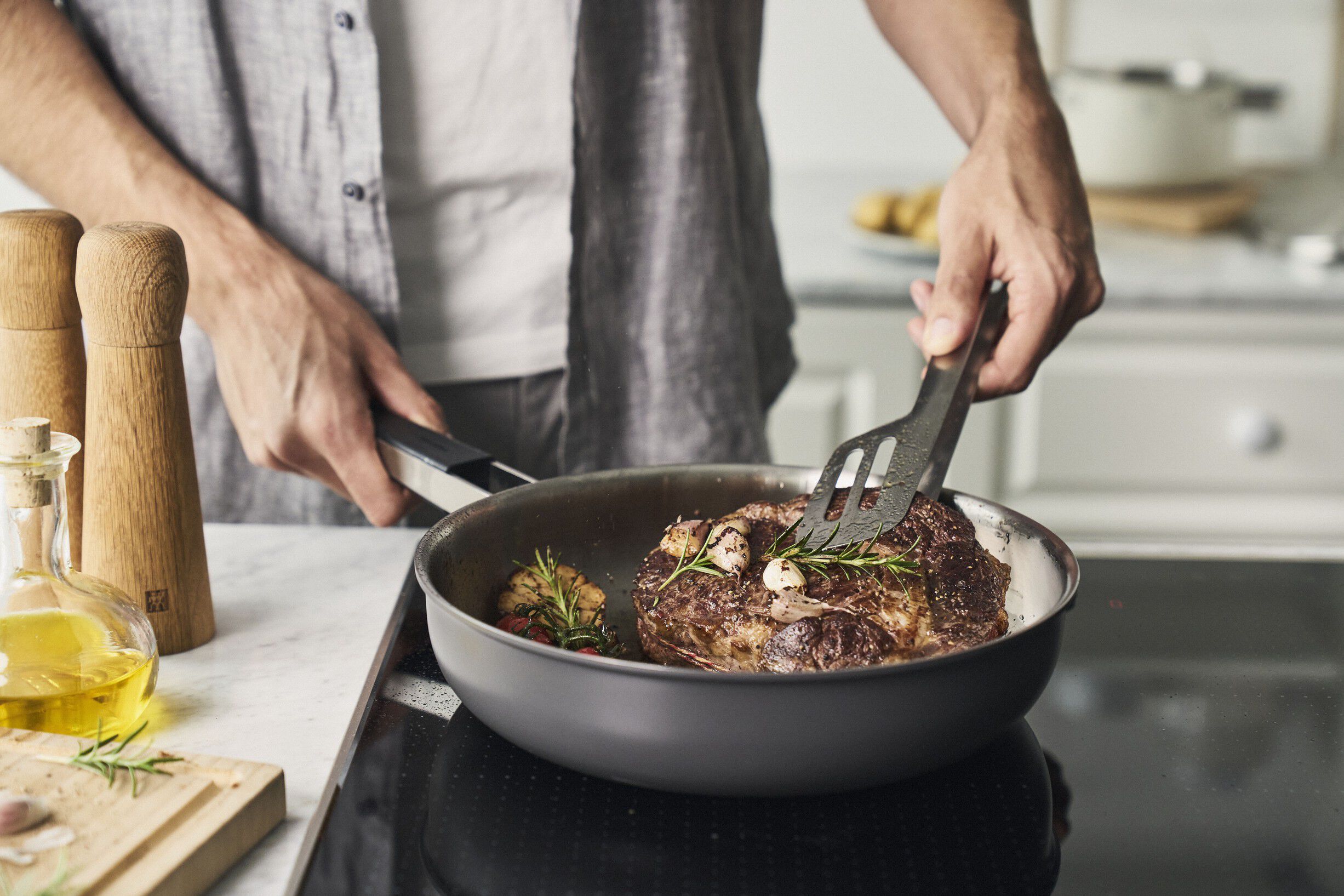 Stegepande, 24 cm, 18/10 rustfrit st&aring;l, Keramisk bel&aelig;gning