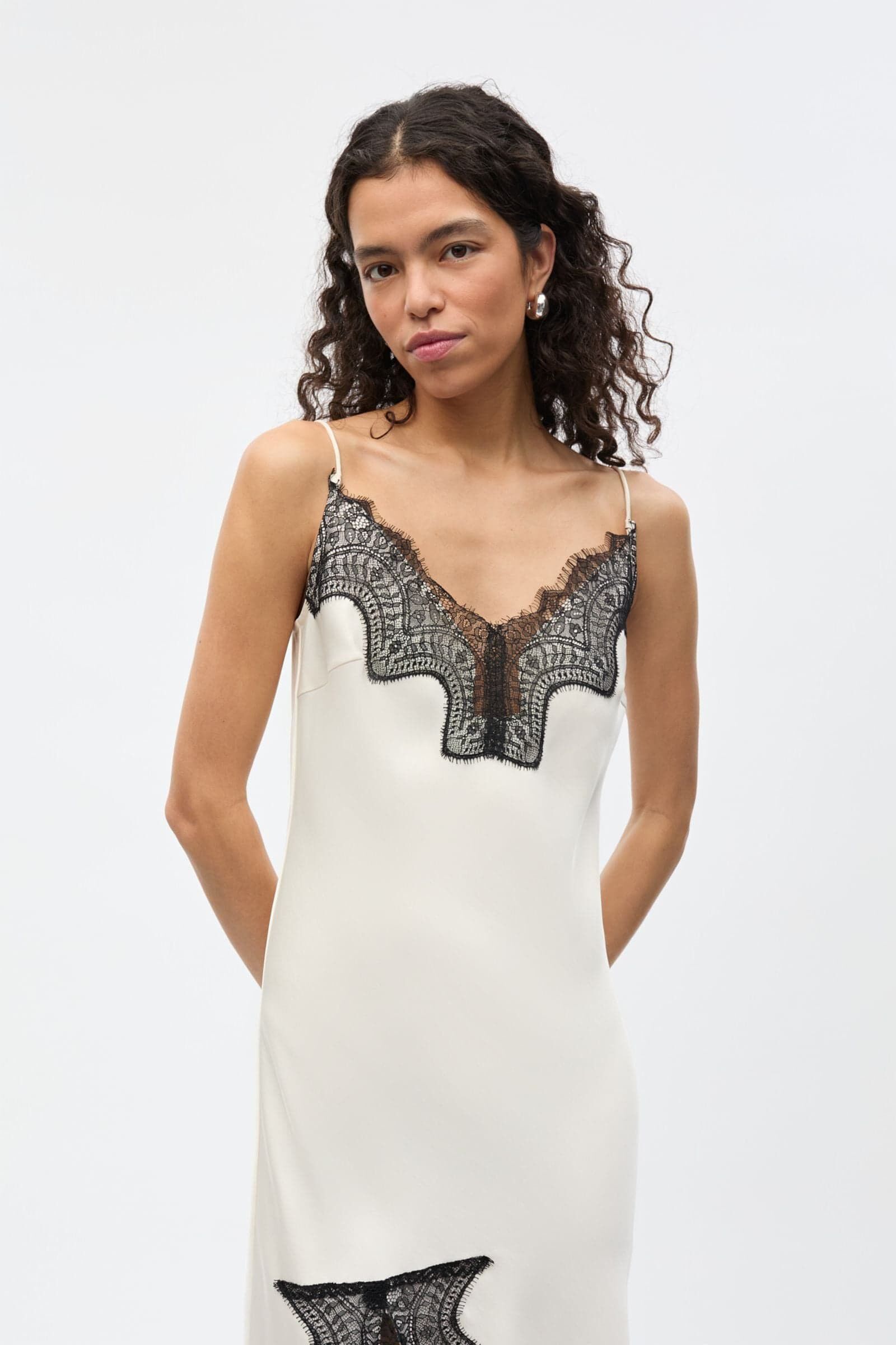ENNINA LACE DRESS 7525