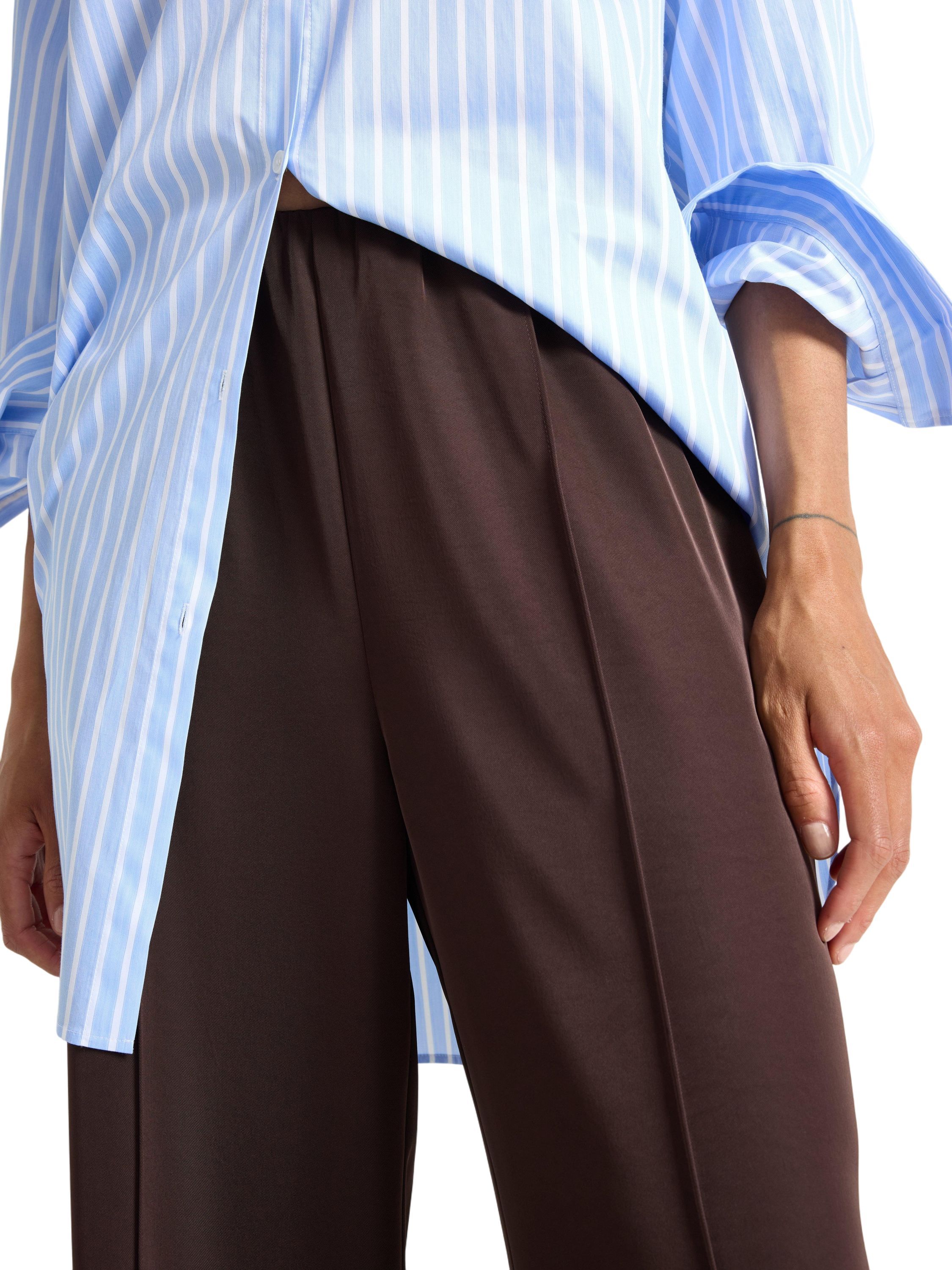 Relaxed jersey trousers with a spor