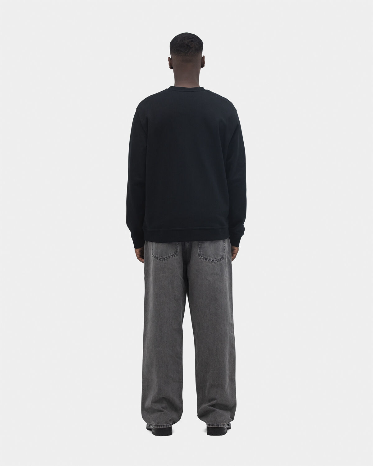 CLASSIC CREWNECK - CLOUDY GREY