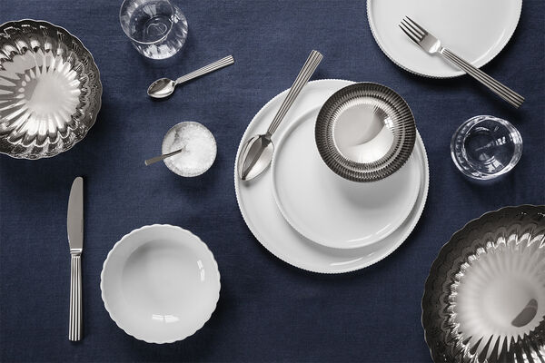 BERNADOTTE LUNCH/SALAD PLATE PORCELAIN 200 MM