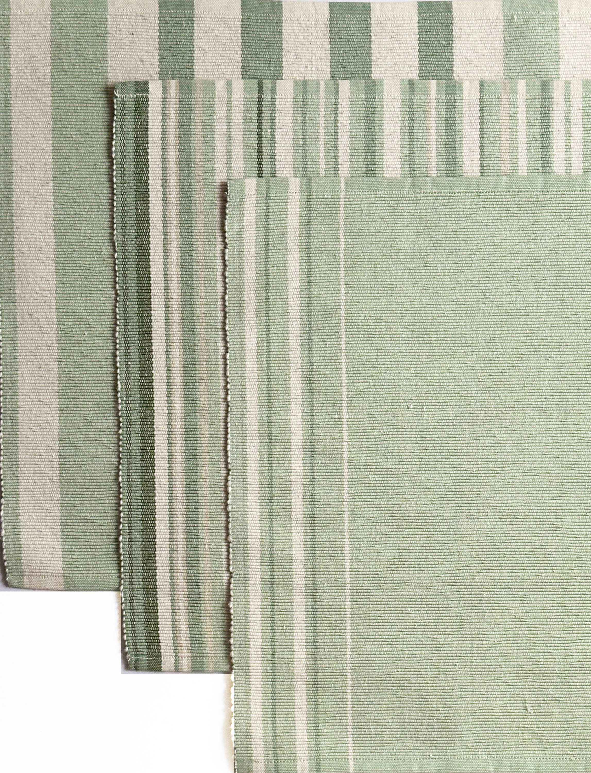 Vibeke Klint bordbrikke n&oslash;ytral linje 33x48 cm green