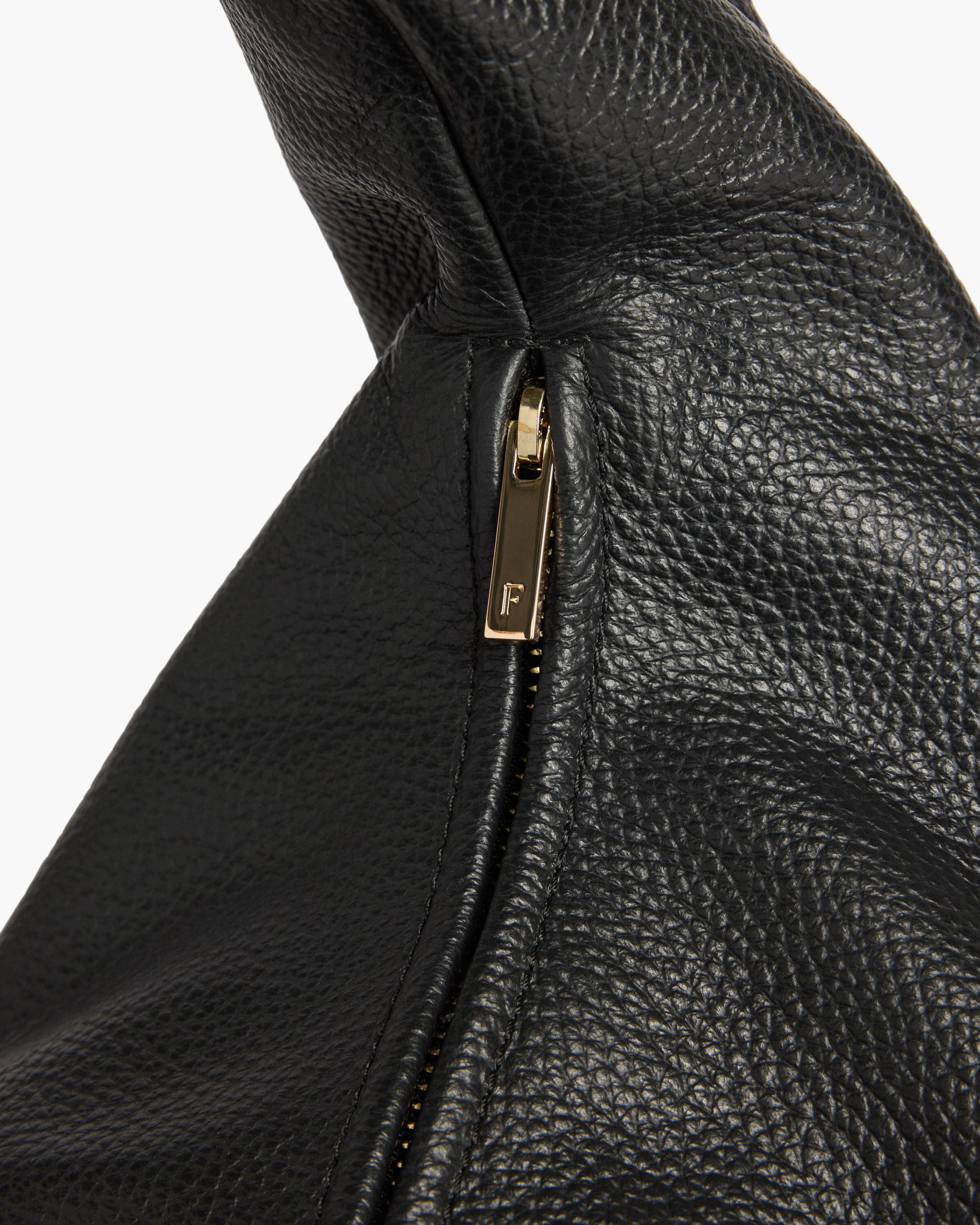 Alva Shoulder Bag