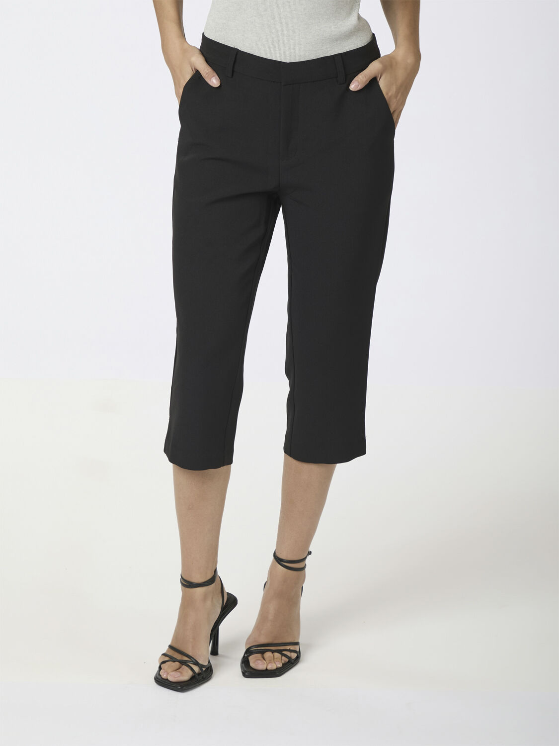 Tasia Suit Capri Pants