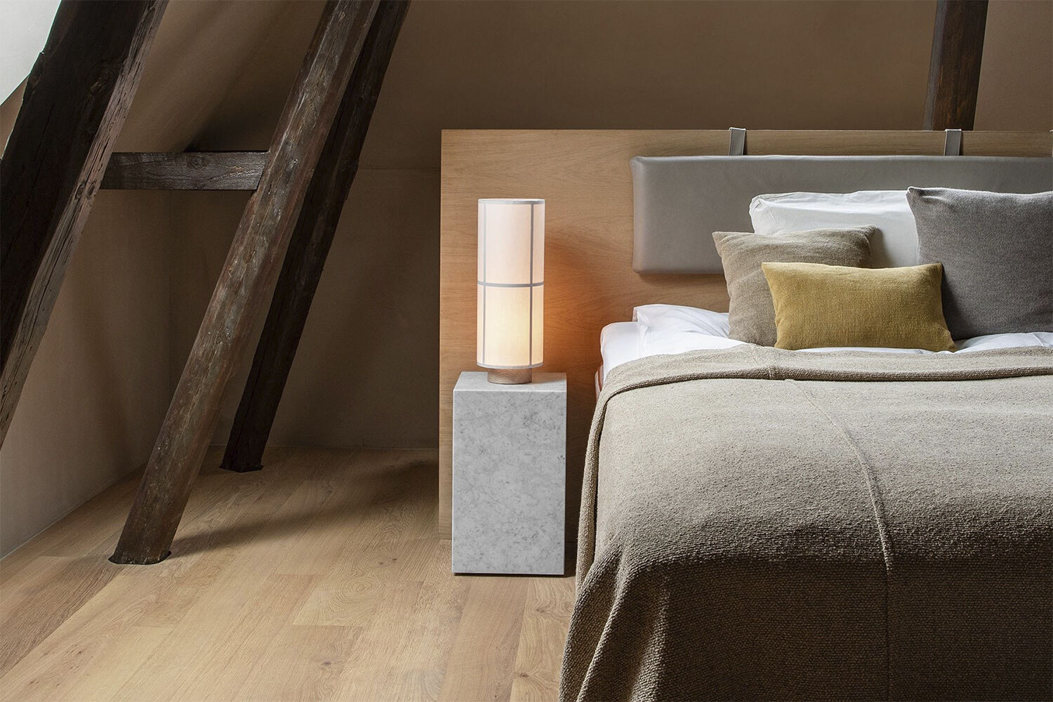 Hashira Table Lamp