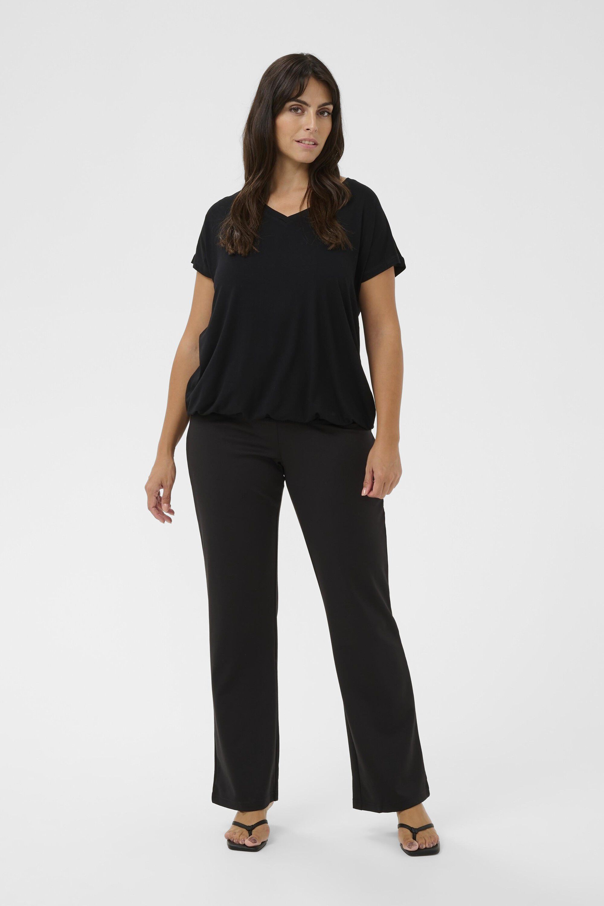 KCjena V-neck T-Shirt