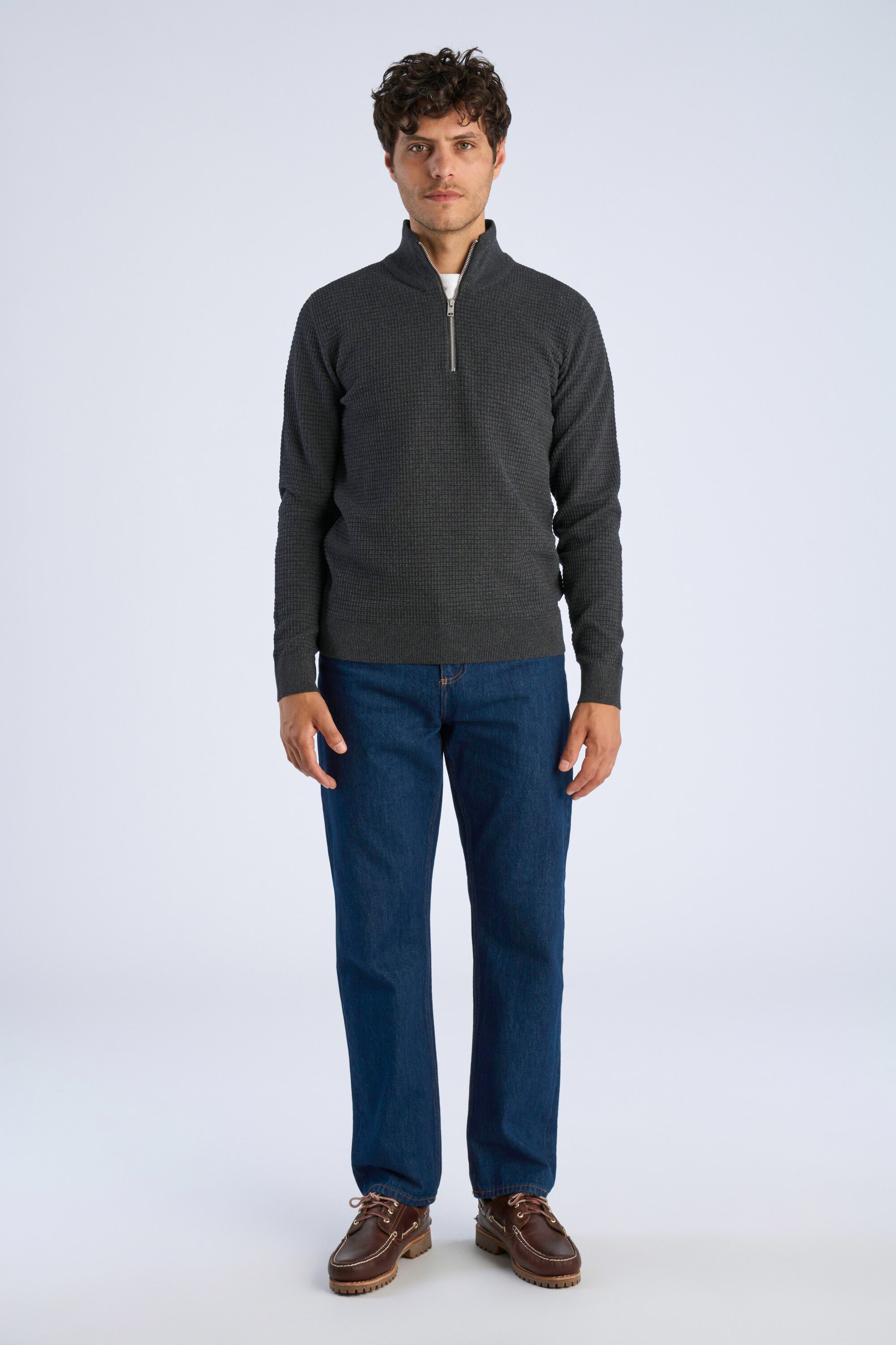Structure half zip