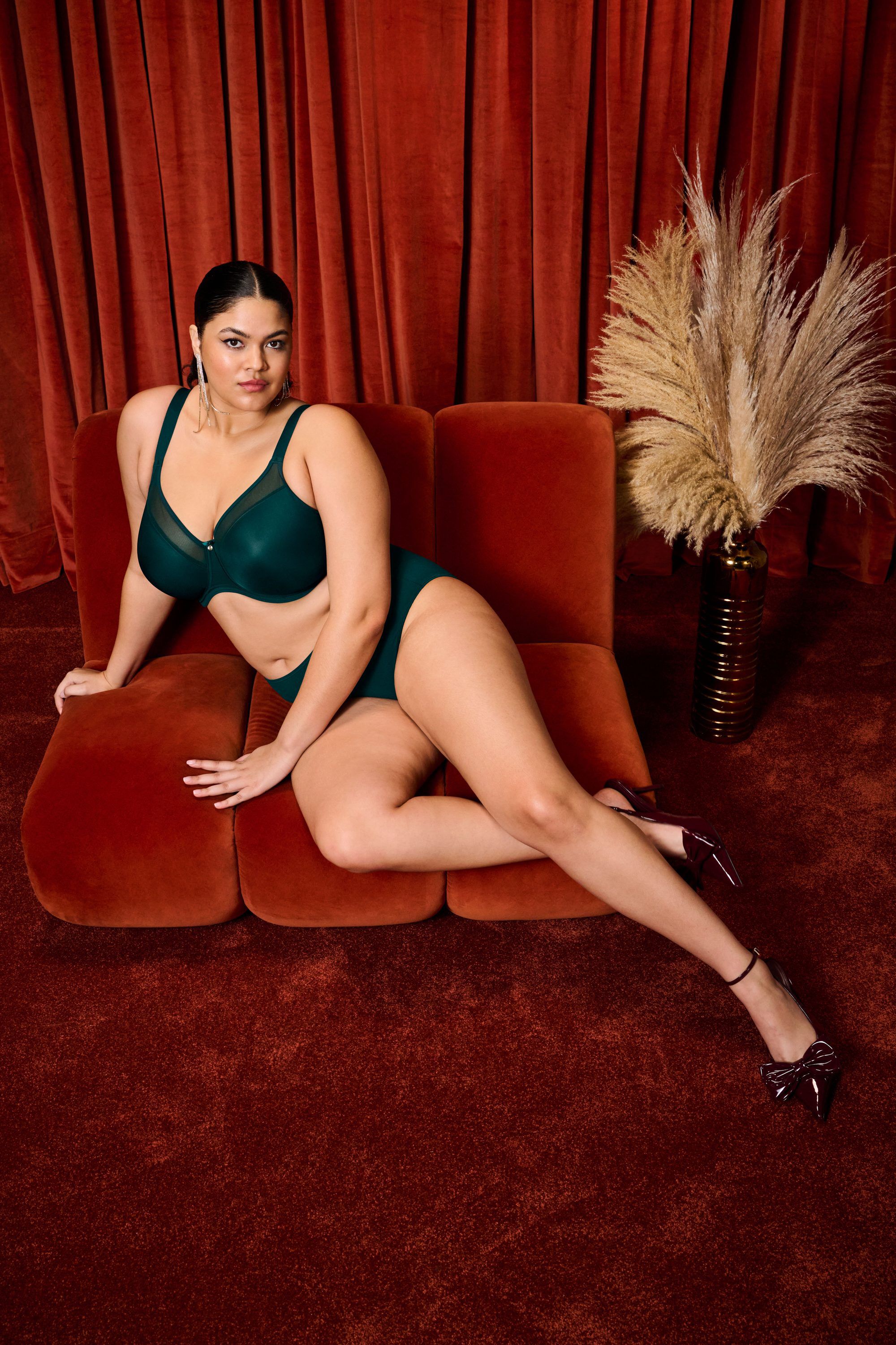 SMOOTH UW MOULDED NON PADDED BRA