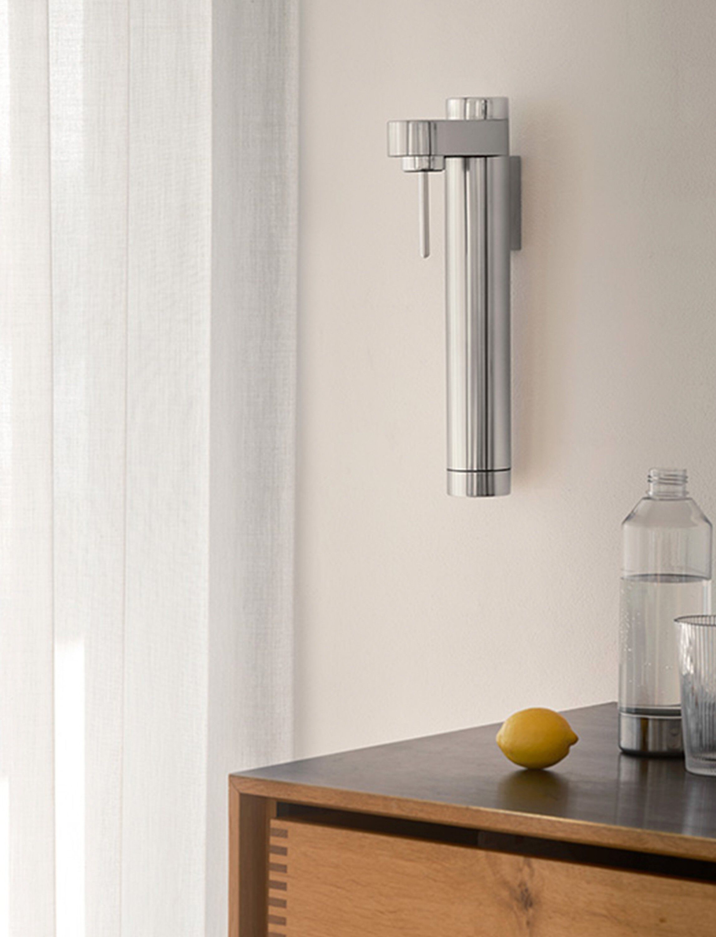 Brus kullsyremaskin, vegghengt steel