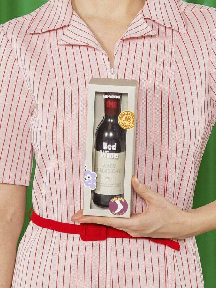 Str&oslash;mper - Wine Red