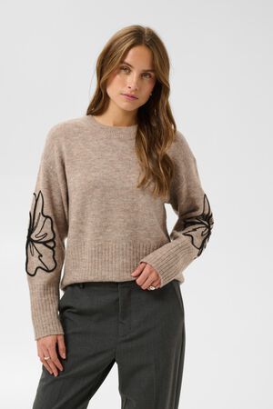 KAerin Embroidery Pullover