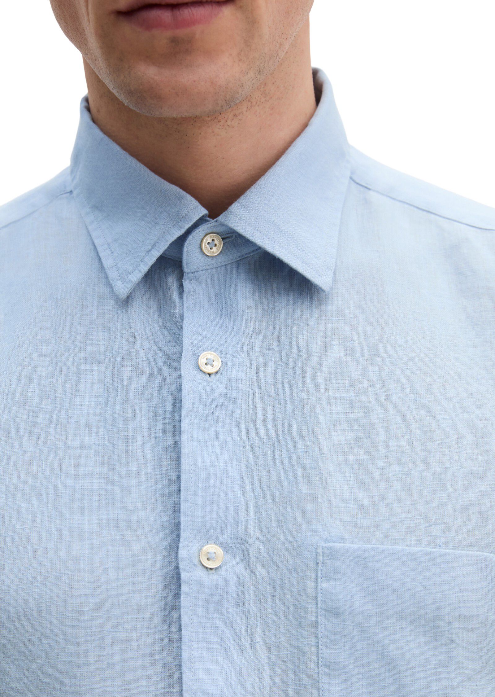 Kent collar, short sleeves, one rec