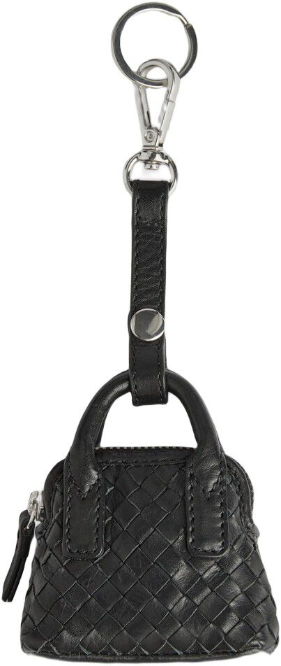 Amayambg Charm, Weave