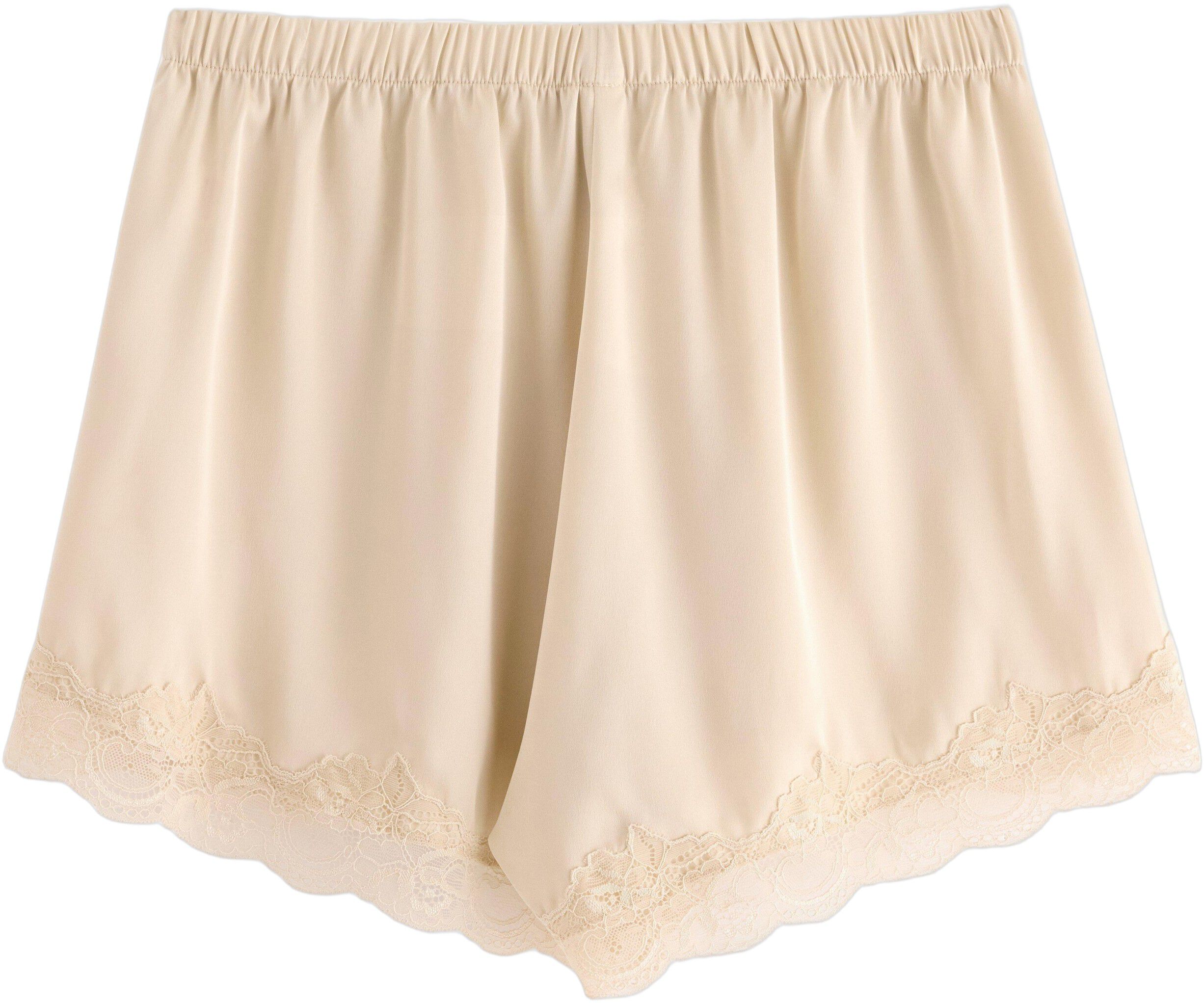 Soft pyjama shorts in satin with la