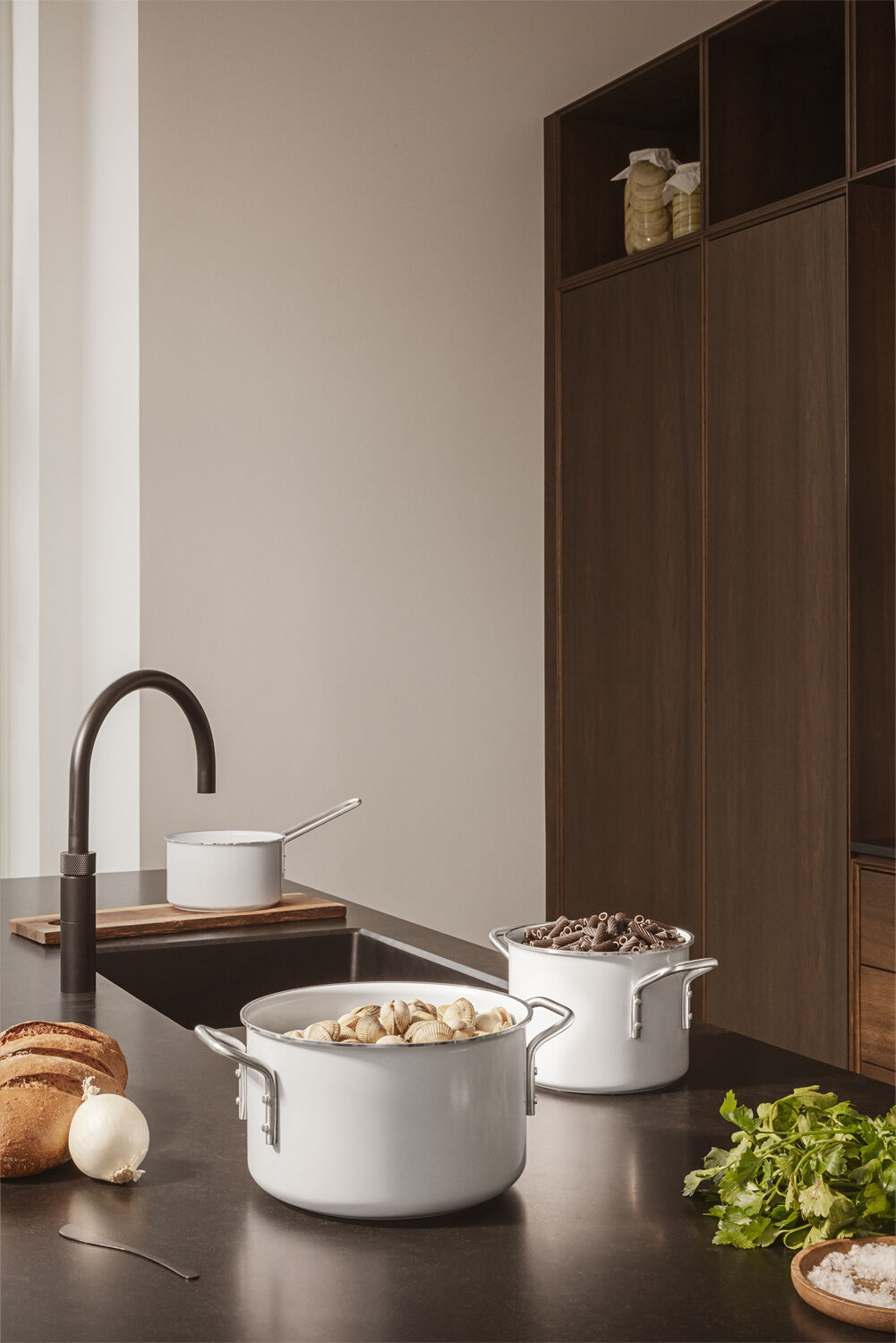 White Line Kasserolle 1,8 l 16 cm keramisk Slip-Let&reg; bel&aelig;gni