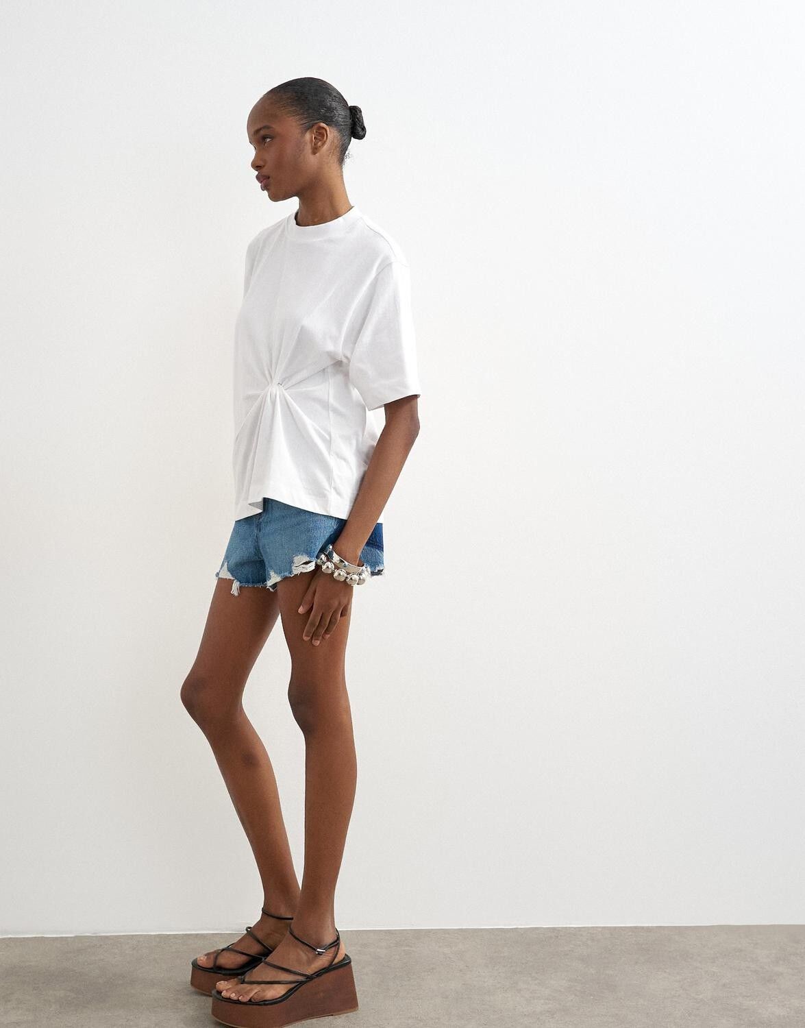 Tsolivia Distressed Denim Shorts Dnm