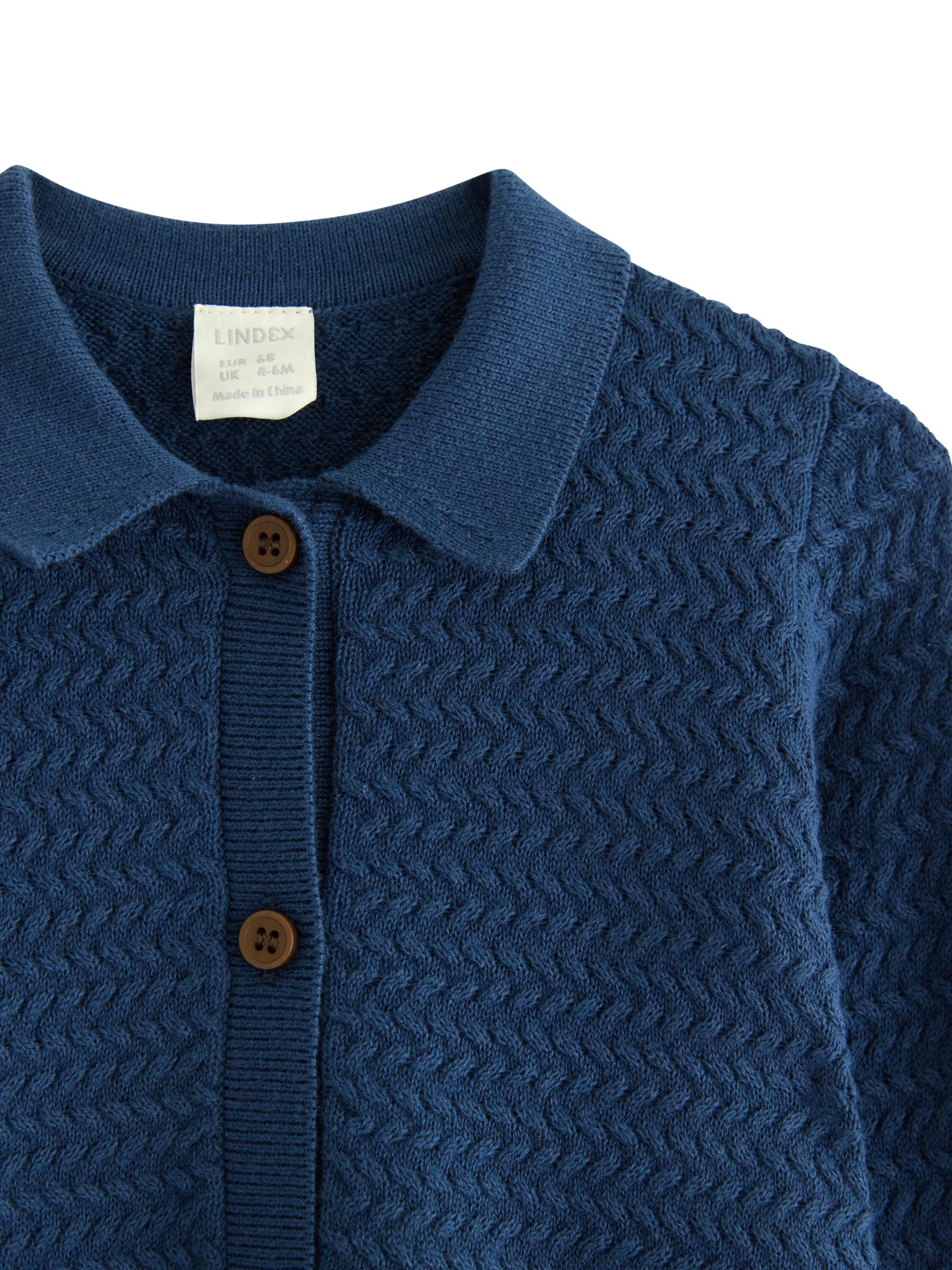 Strikket cardigan med knaplukning o