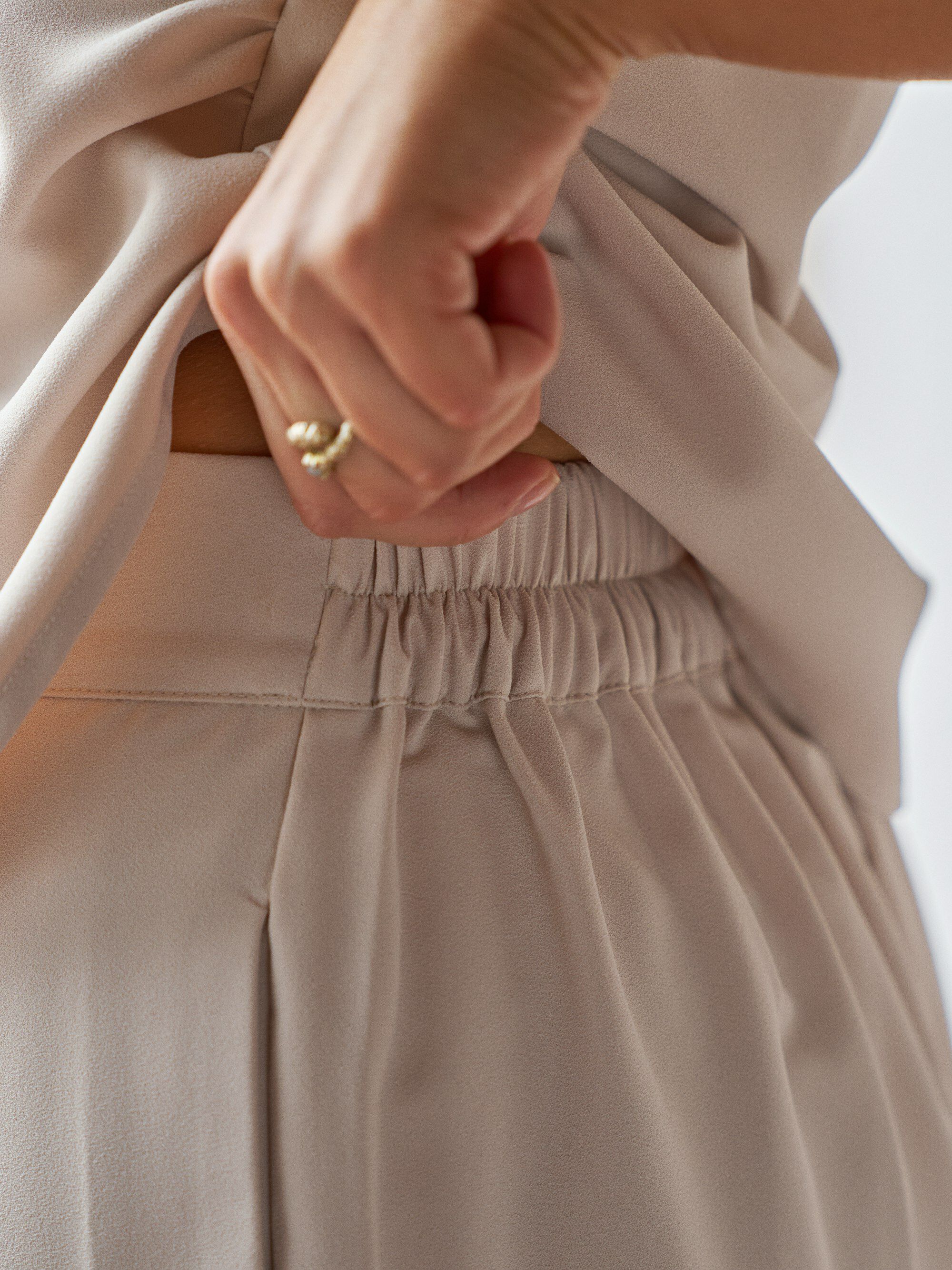 Lunet Crepe Pants