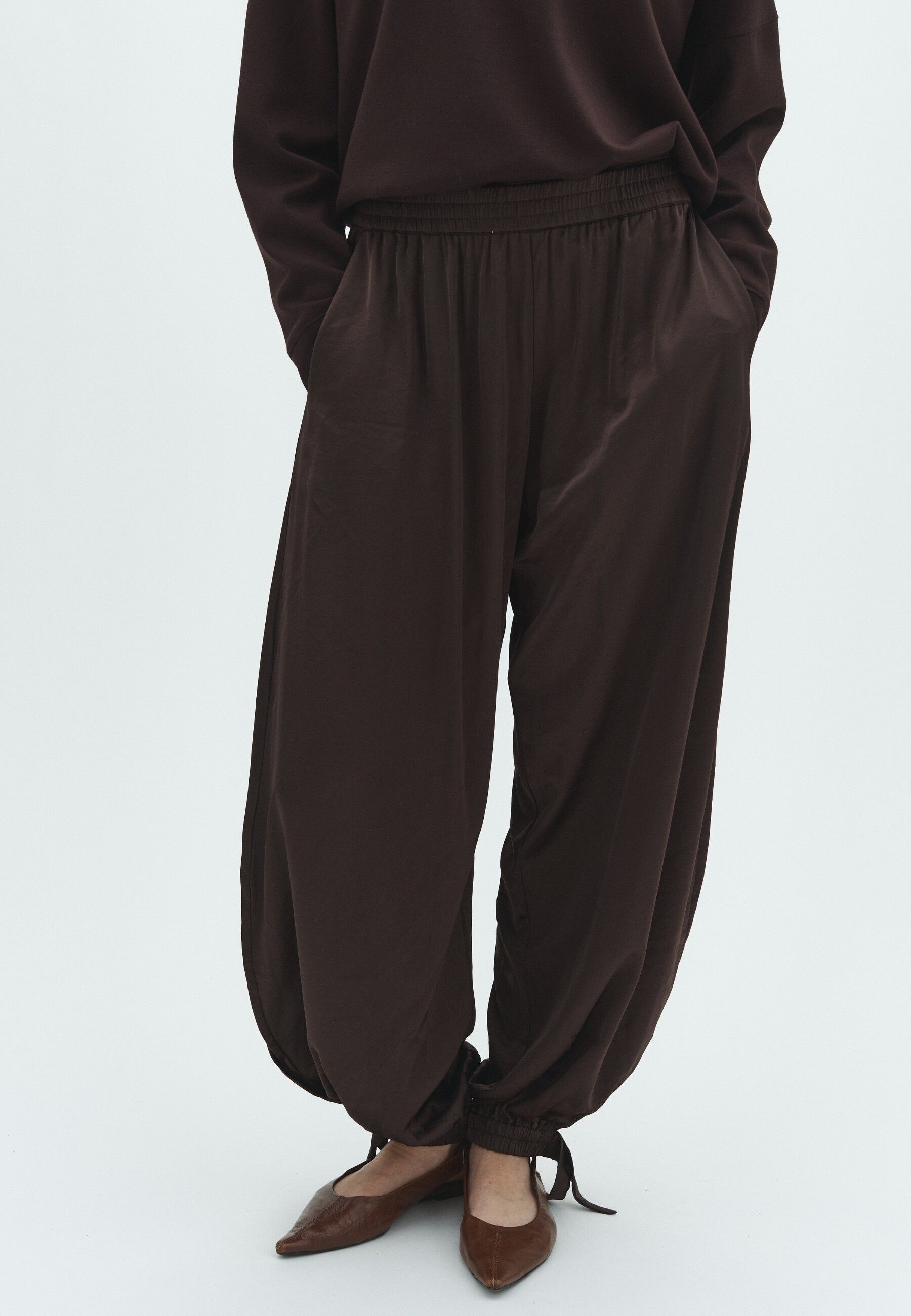 Eawyn tie-M