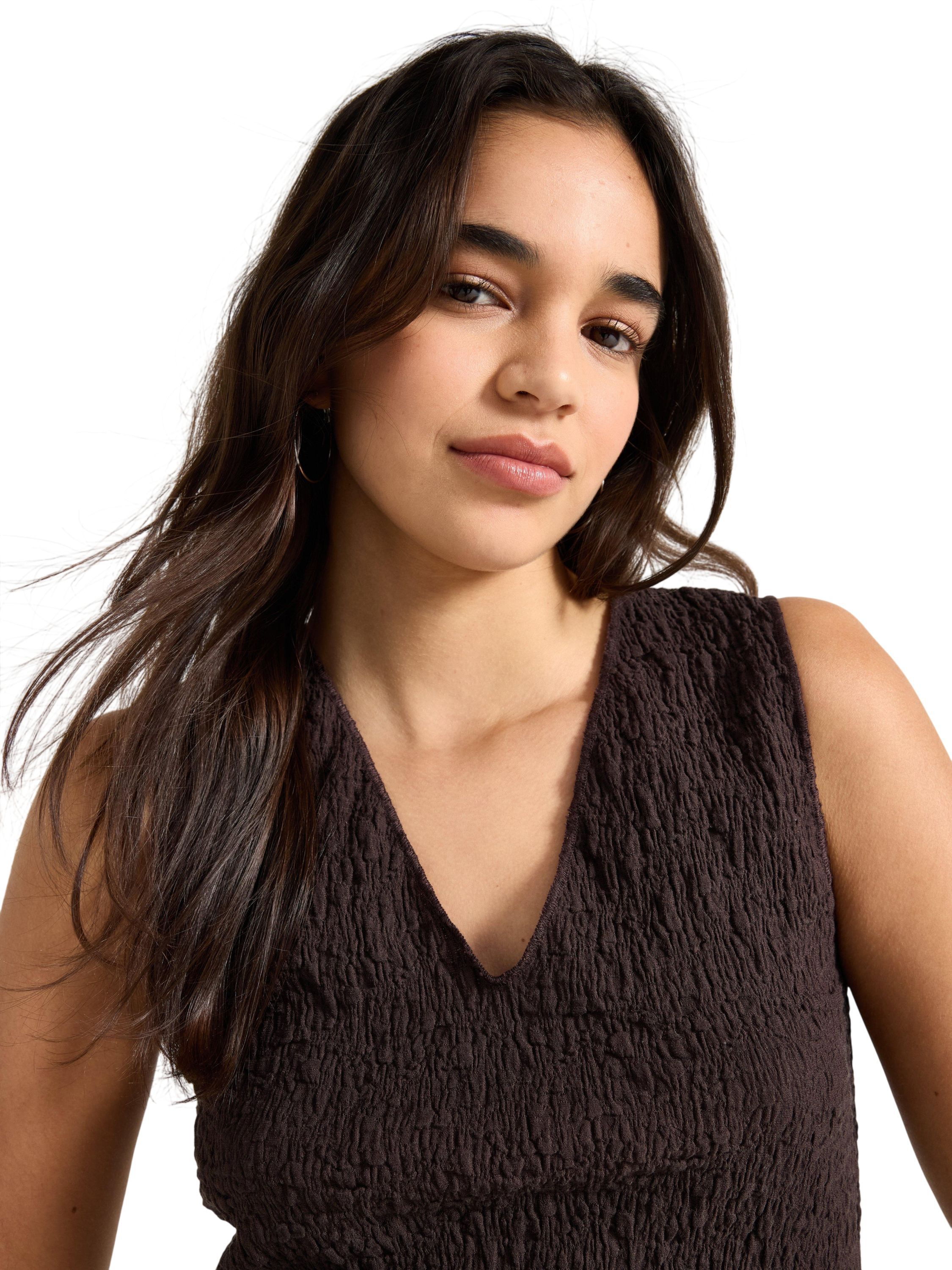 Structured sleeveless top in jersey