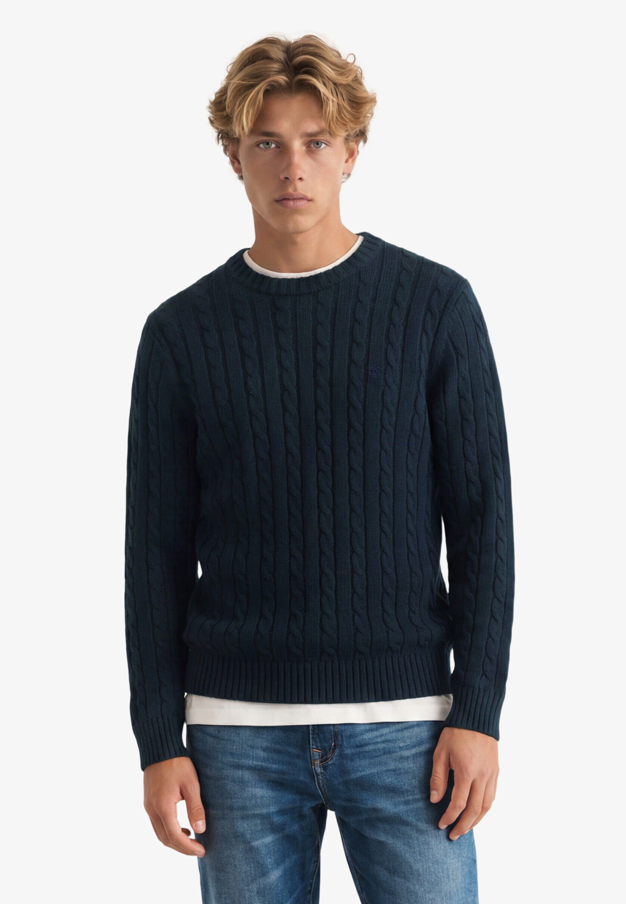 COTTON CABLE KNIT CREW